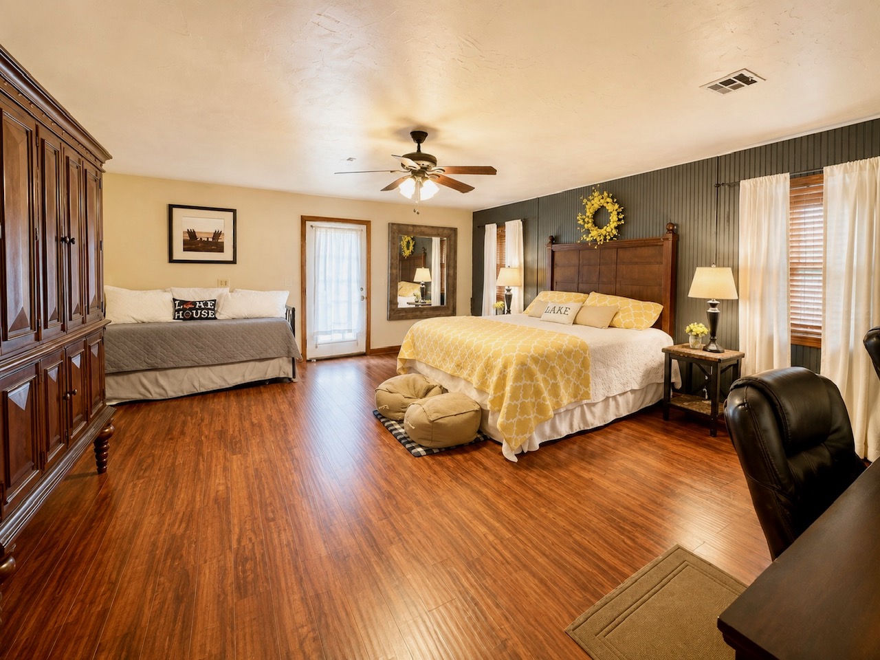 12326 Scott Drive Property Photo 6