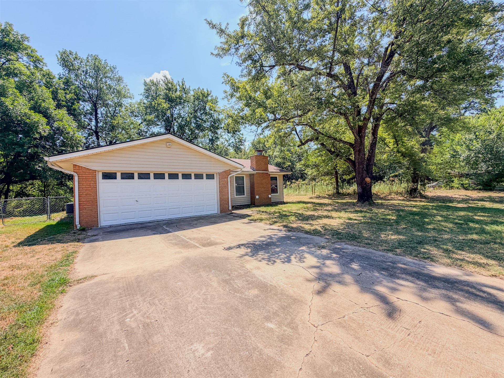 1819 Quail Run Property Photo 3