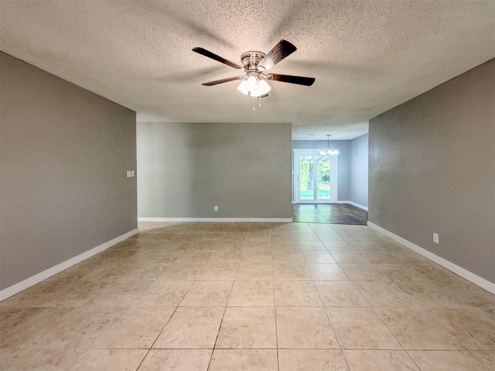1819 Quail Run Property Photo 10