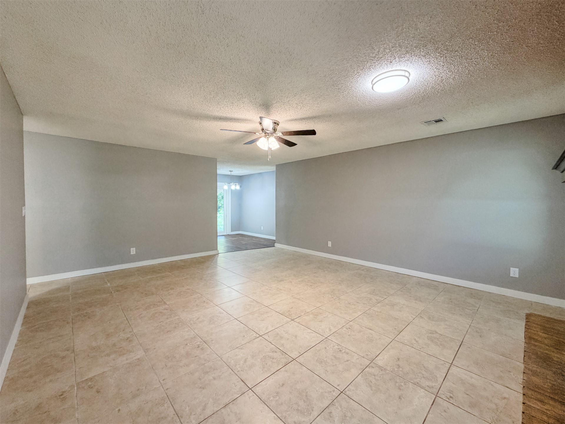 1819 Quail Run Property Photo 11