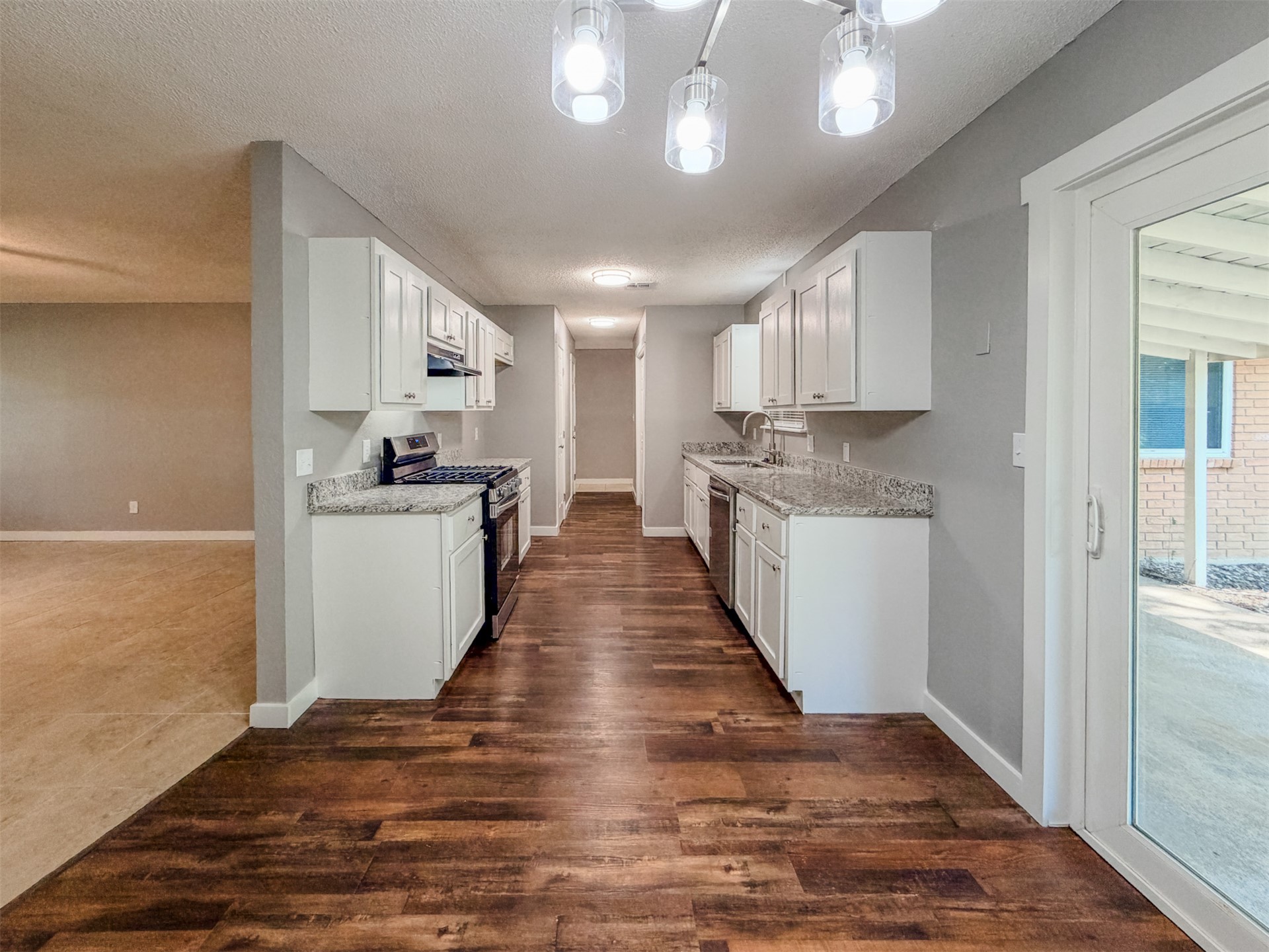 1819 Quail Run Property Photo 15