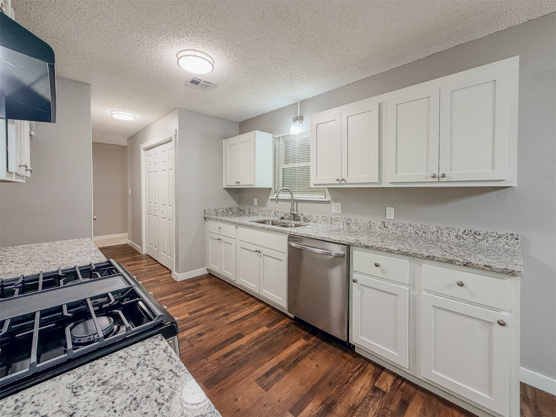 1819 Quail Run Property Photo 19