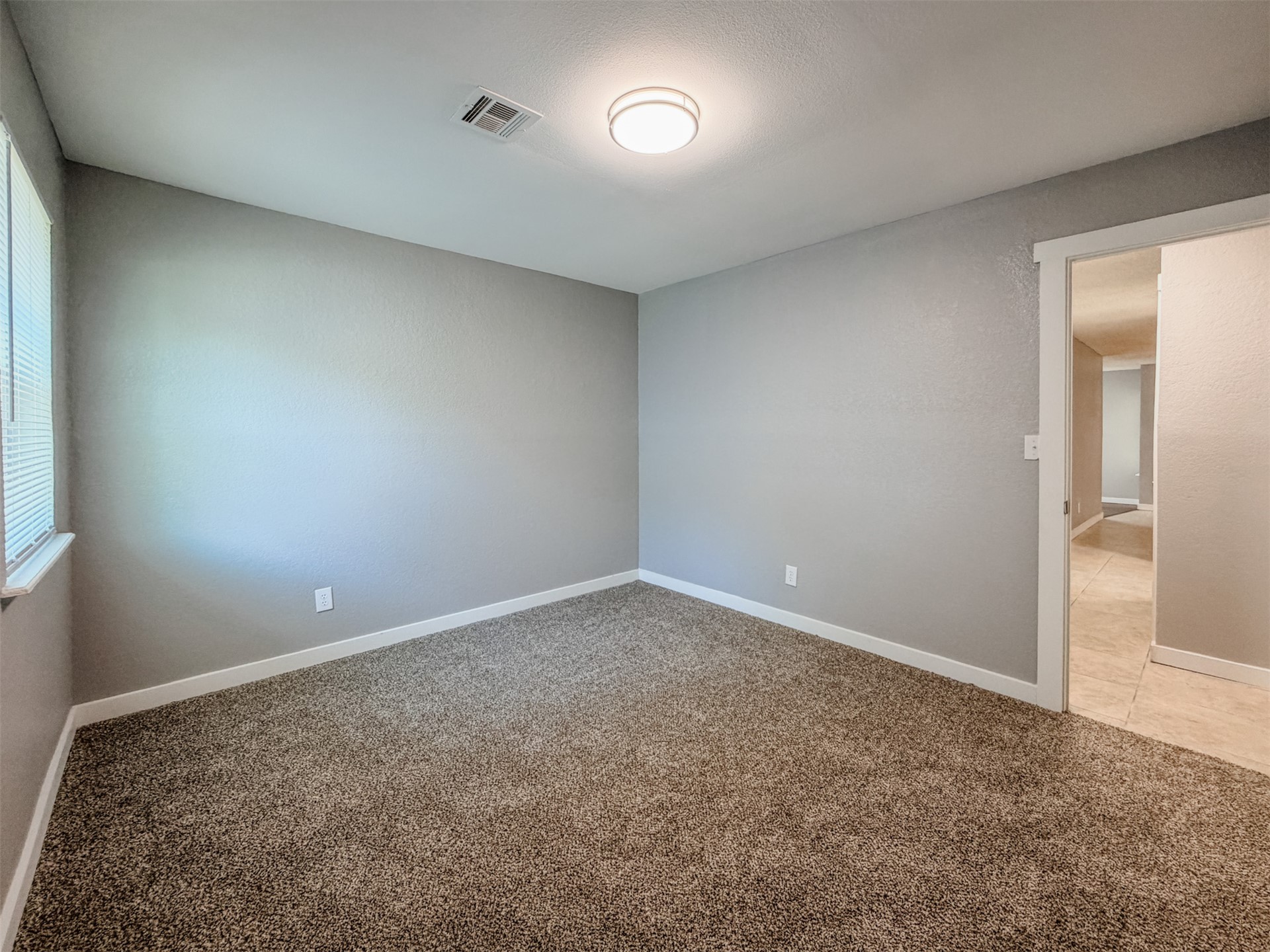 1819 Quail Run Property Photo 31