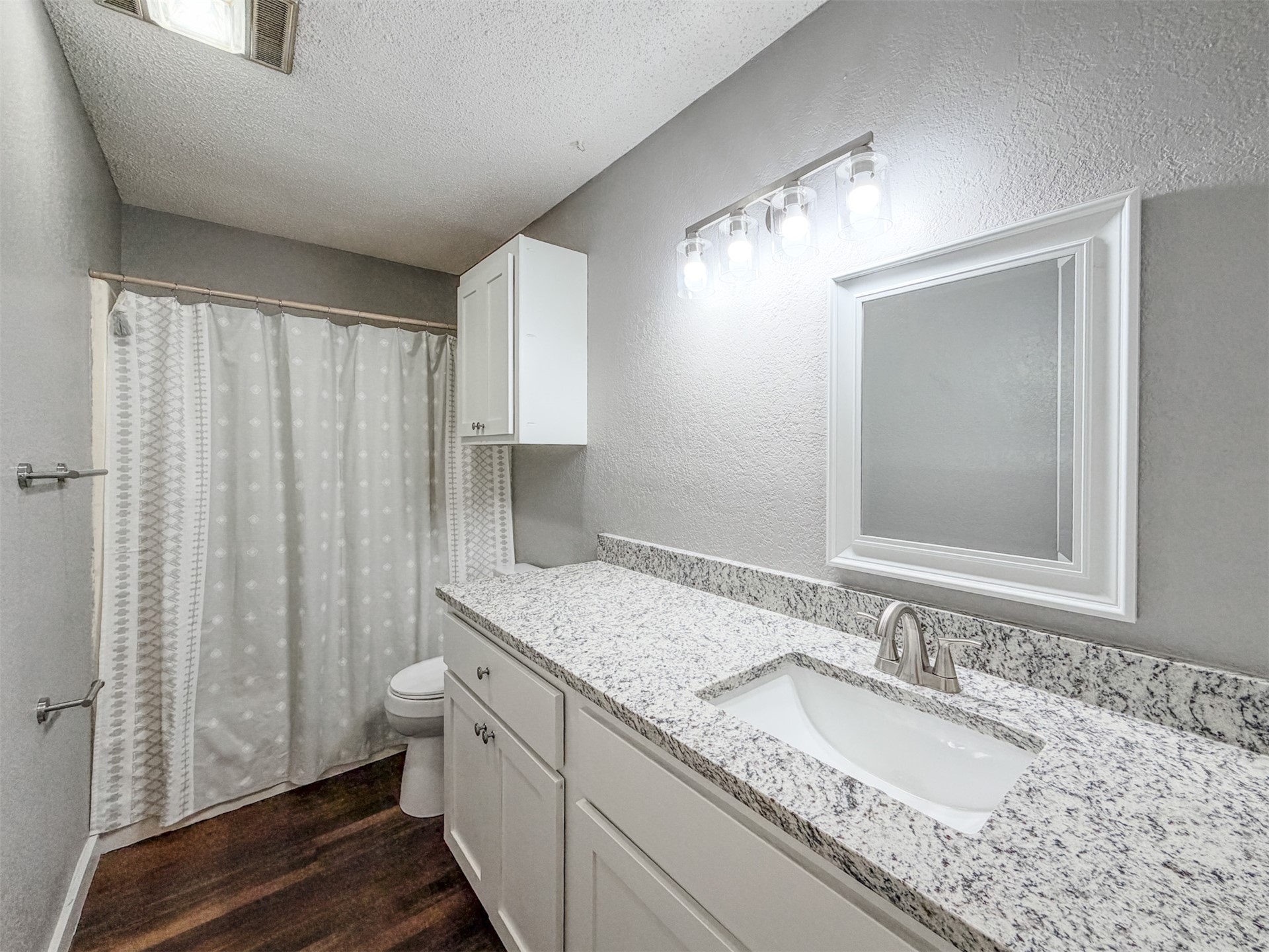 1819 Quail Run Property Photo 32
