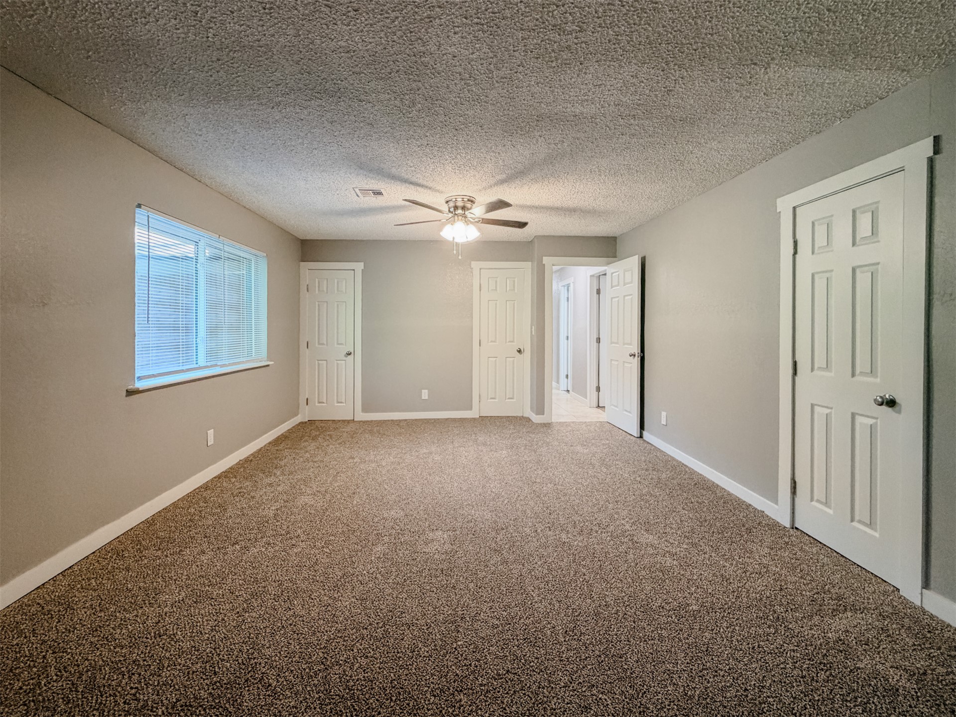 1819 Quail Run Property Photo 41