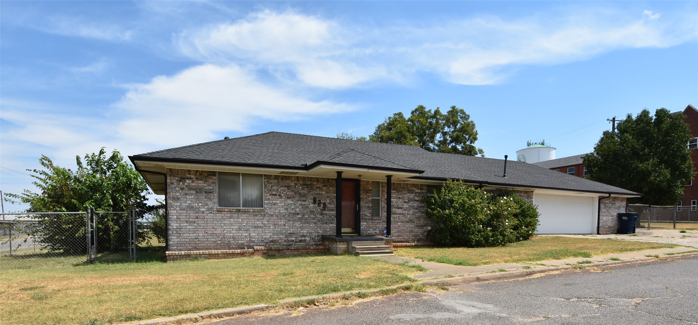 820 N University Street Property Photo 1