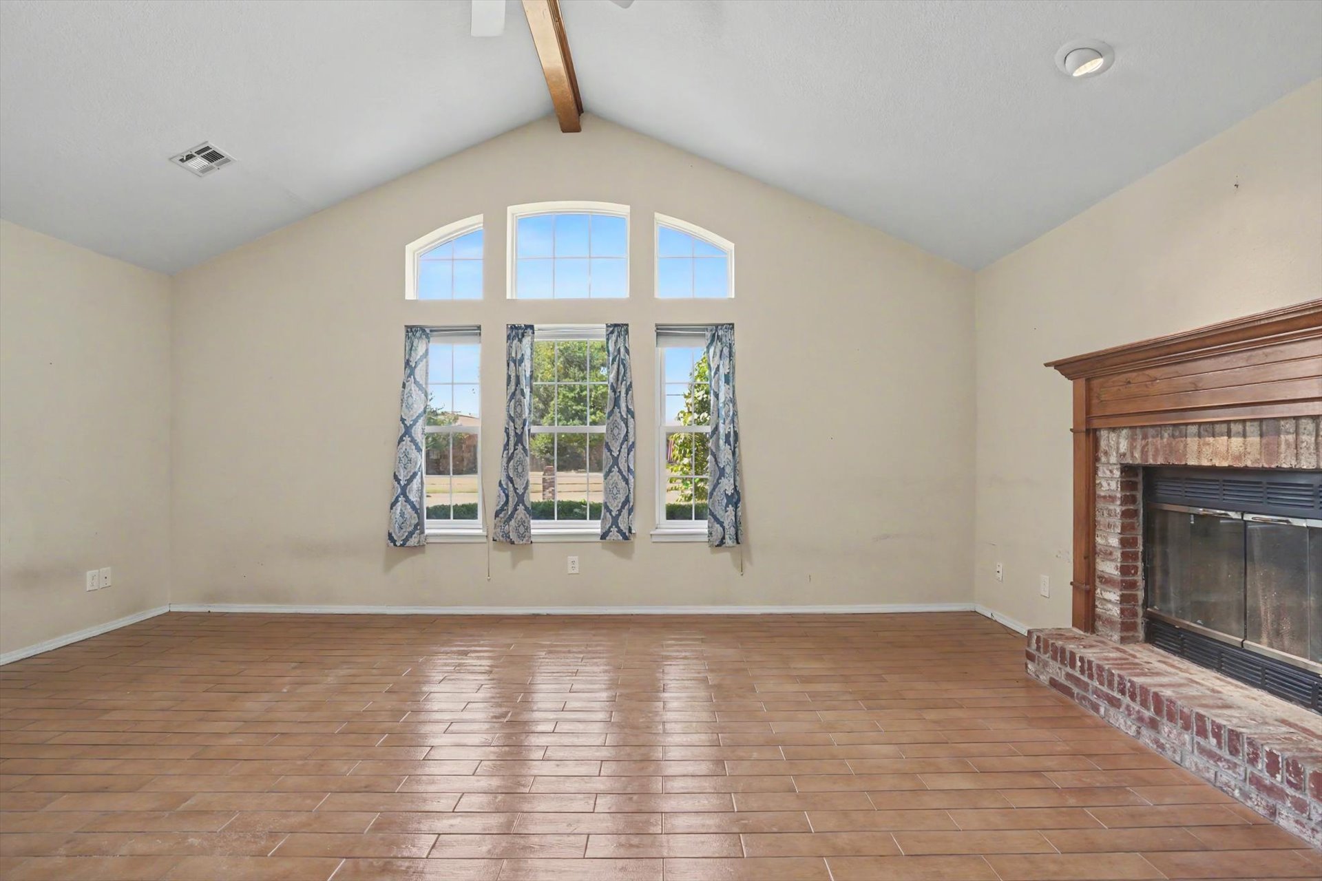 12408 E 87th Street N Property Photo 5