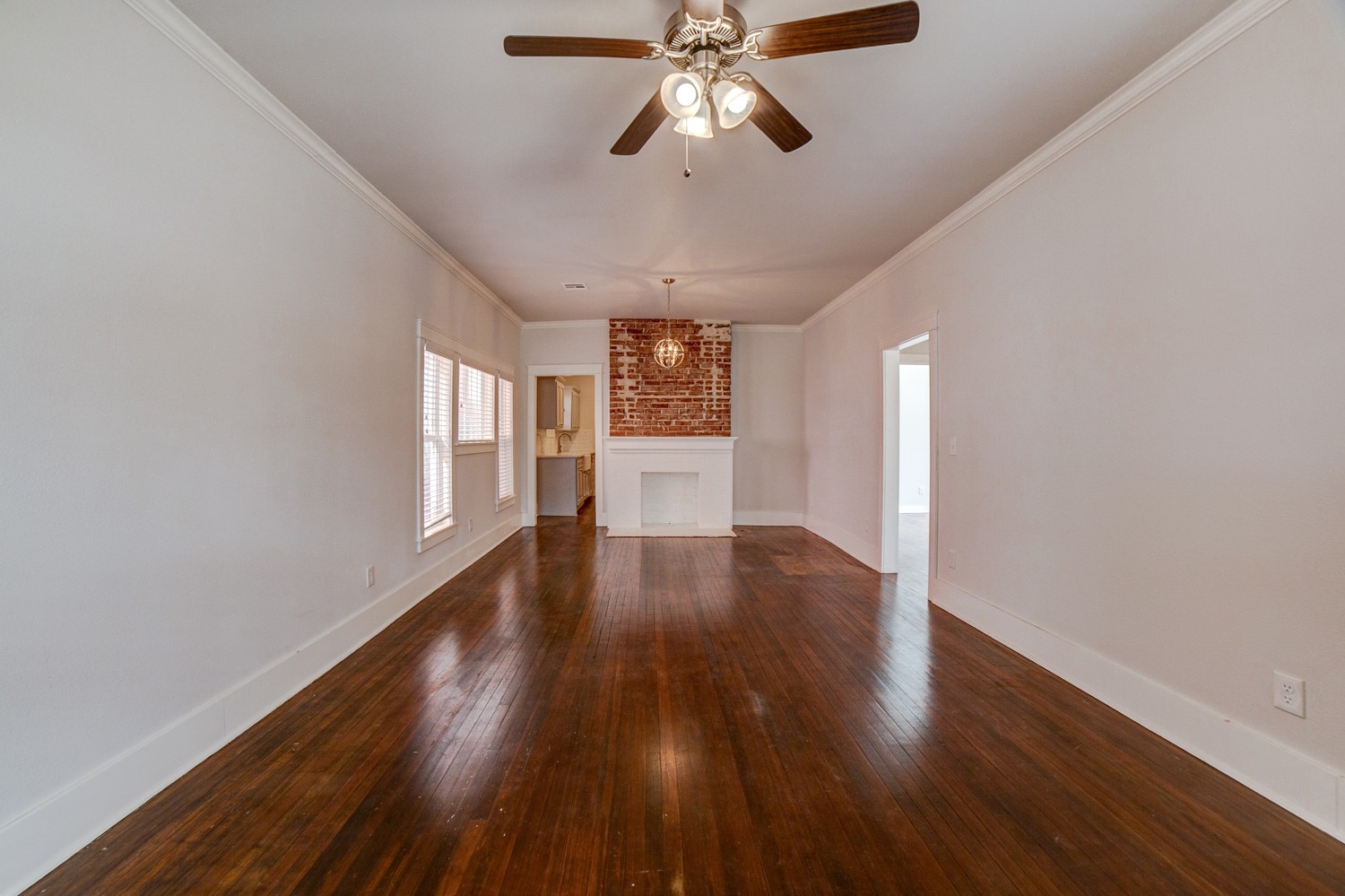 1119 N Main Street Property Photo 2