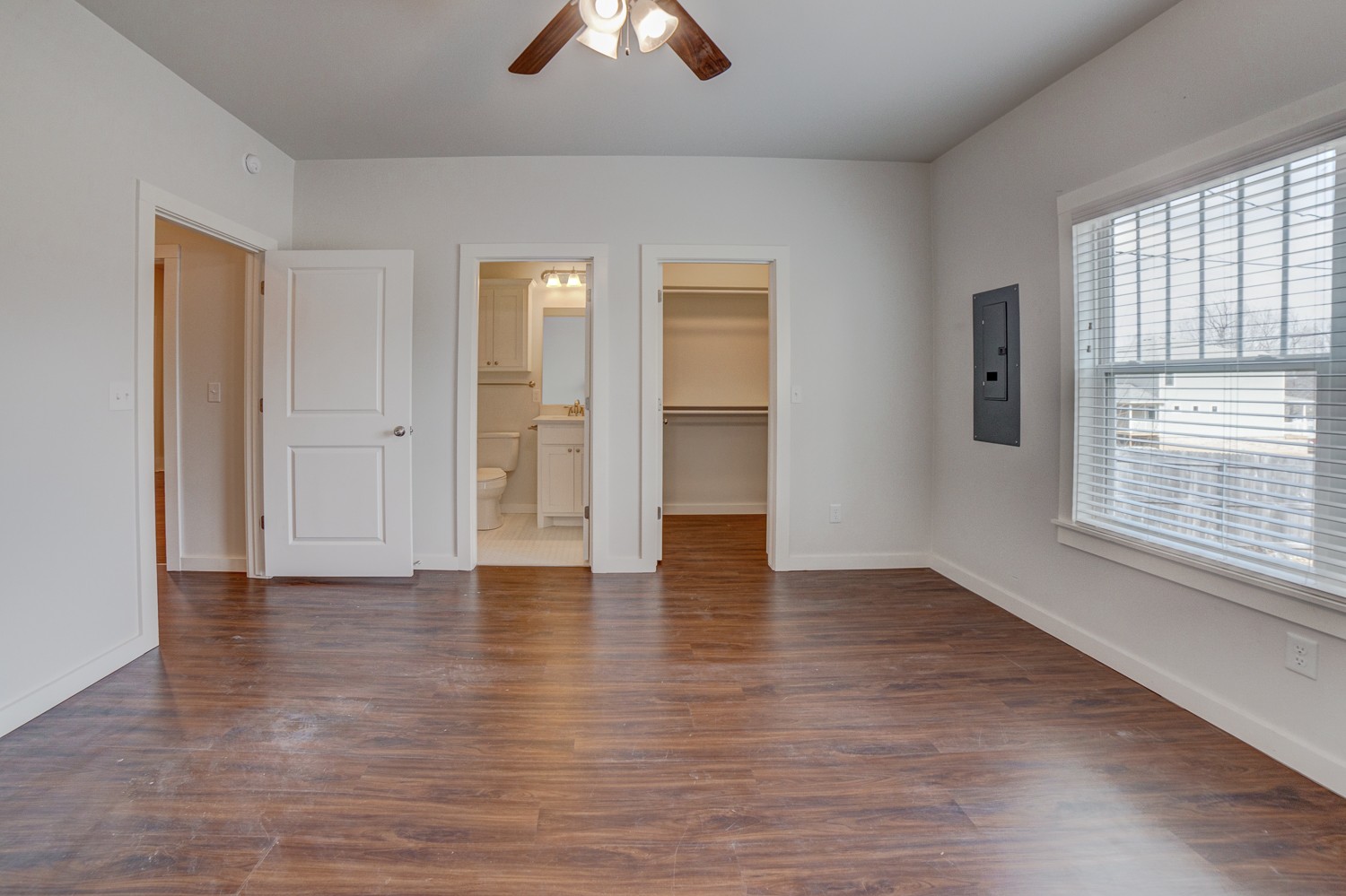 1119 N Main Street Property Photo 9