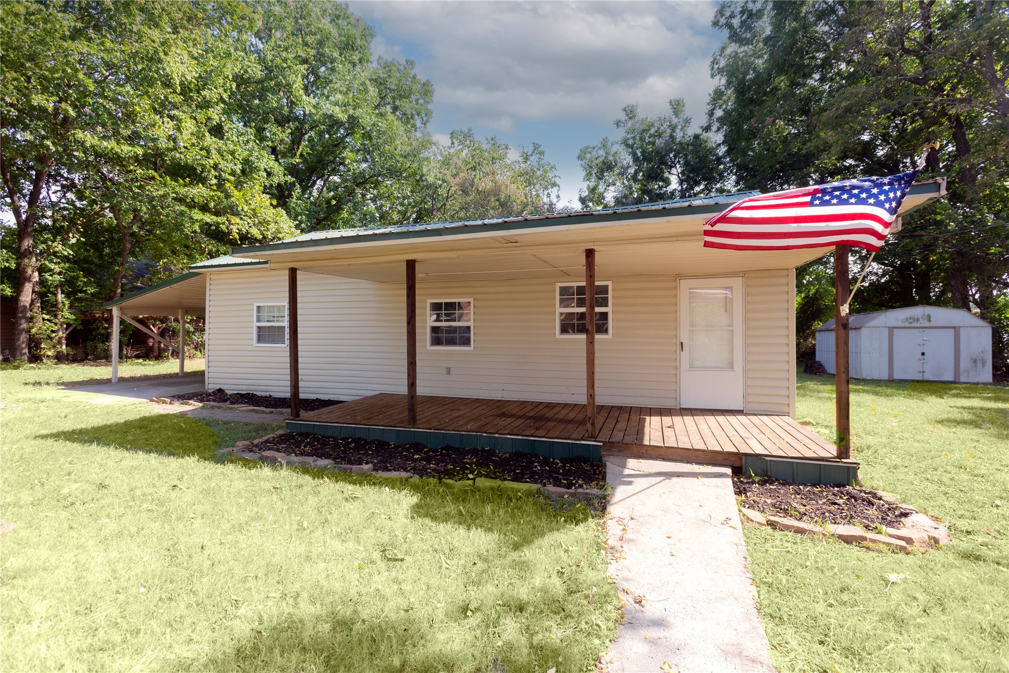 214 W Ada Avenue Property Photo 1