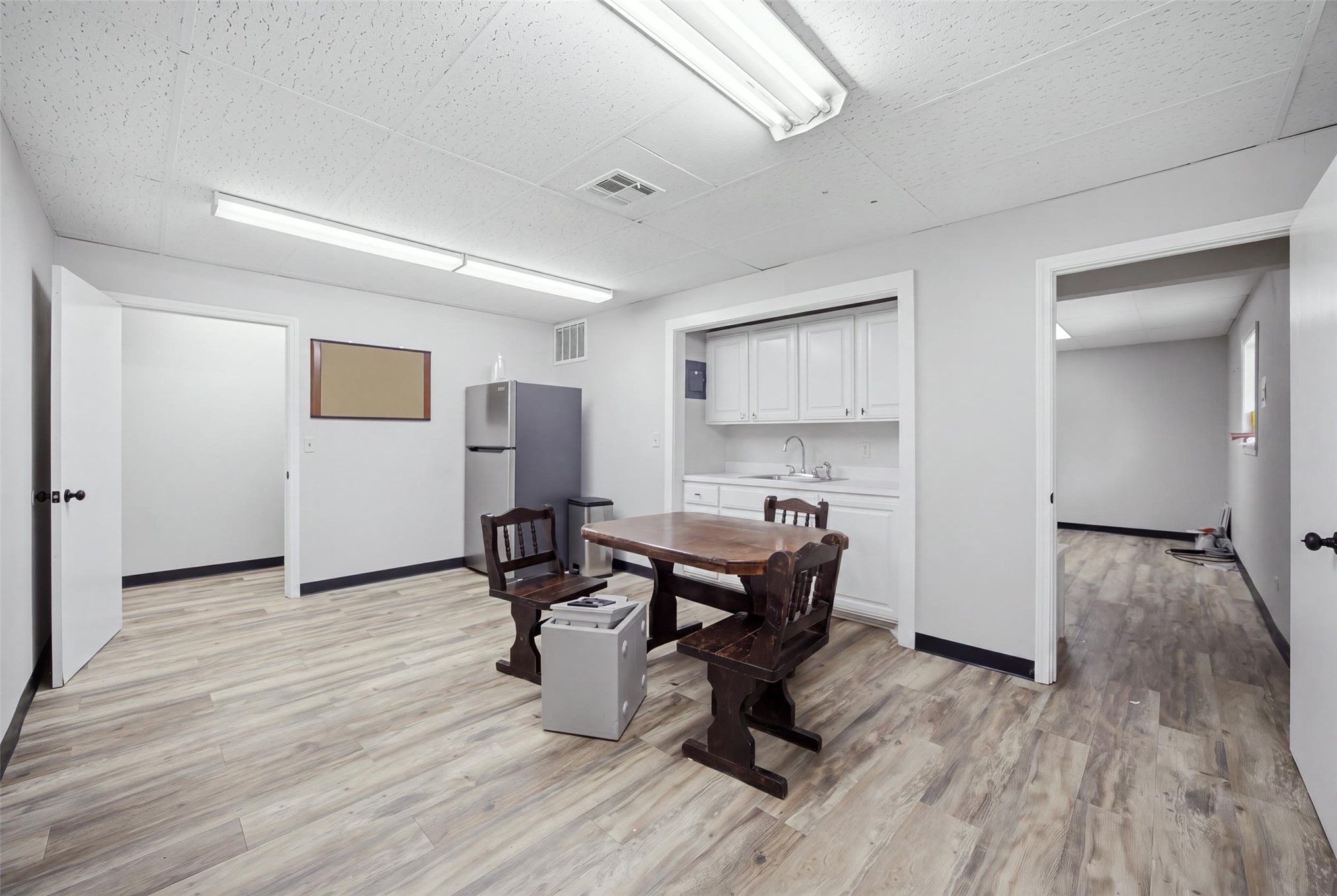 1230 S Main Street Property Photo 16