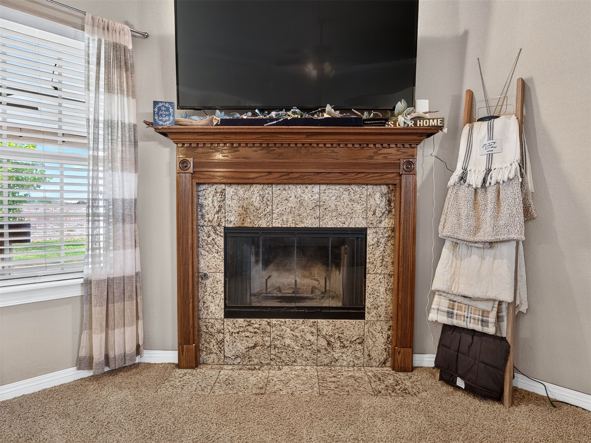 4443 Walnut Street Property Photo 8