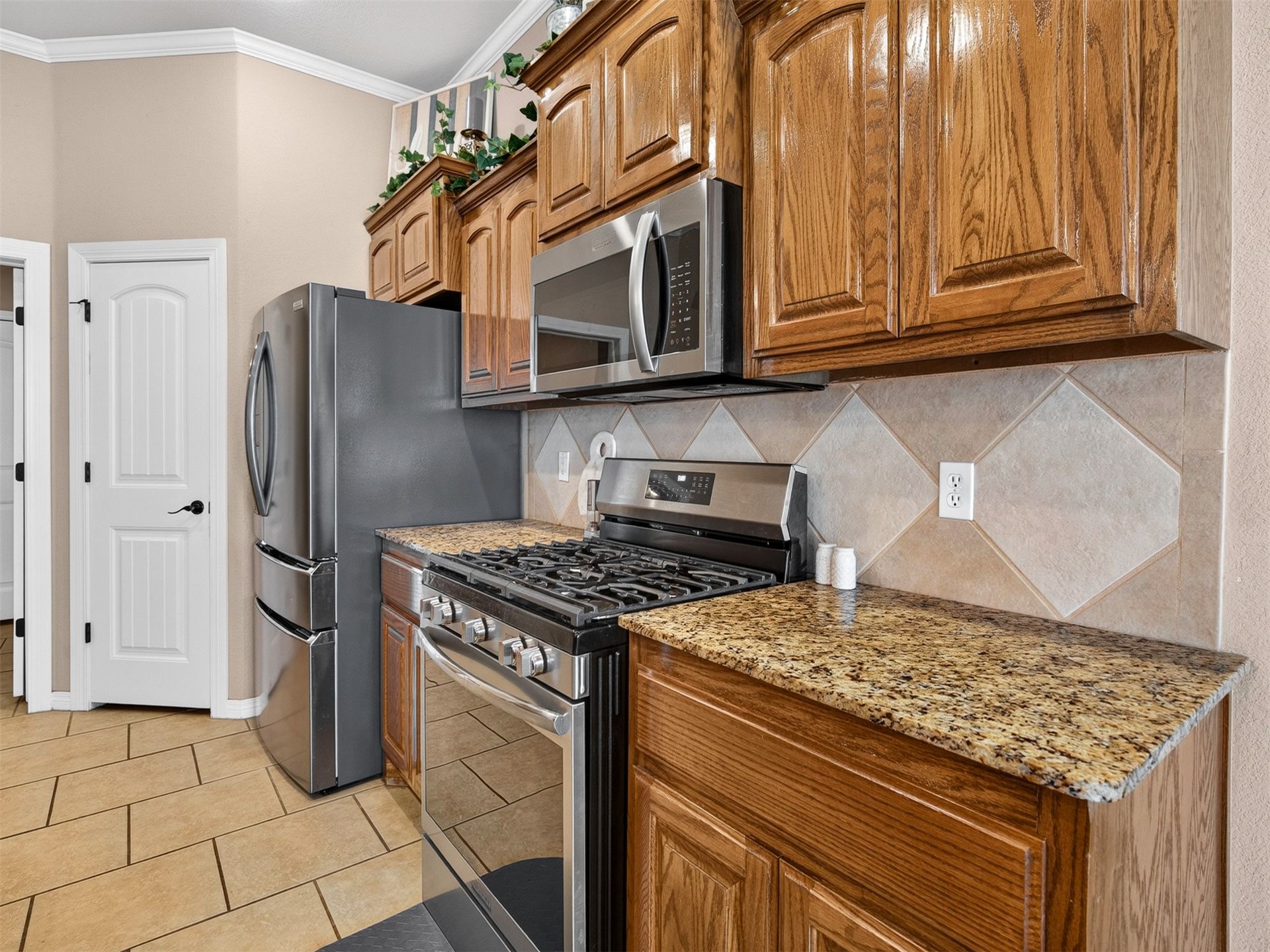4443 Walnut Street Property Photo 15