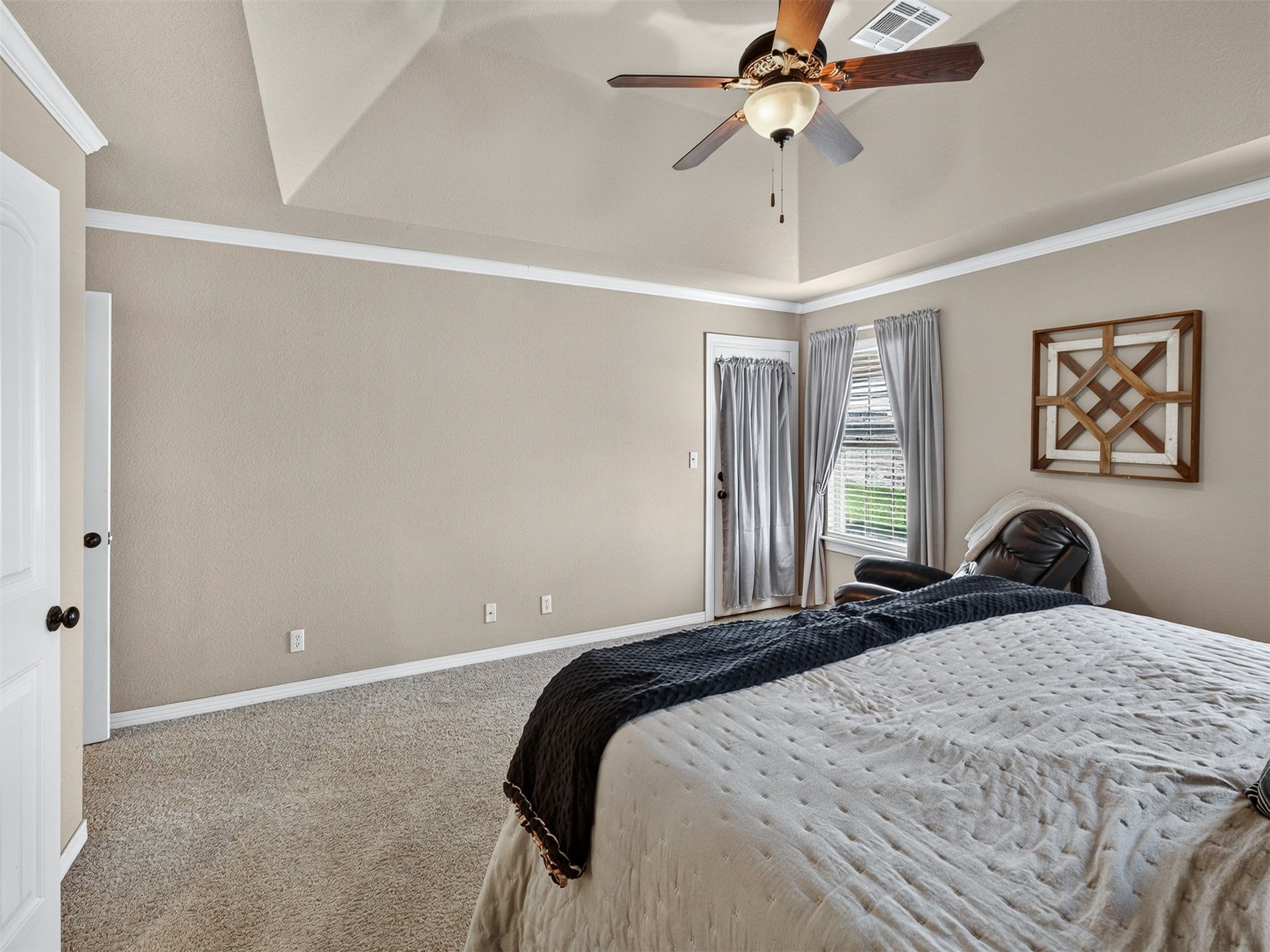 4443 Walnut Street Property Photo 25