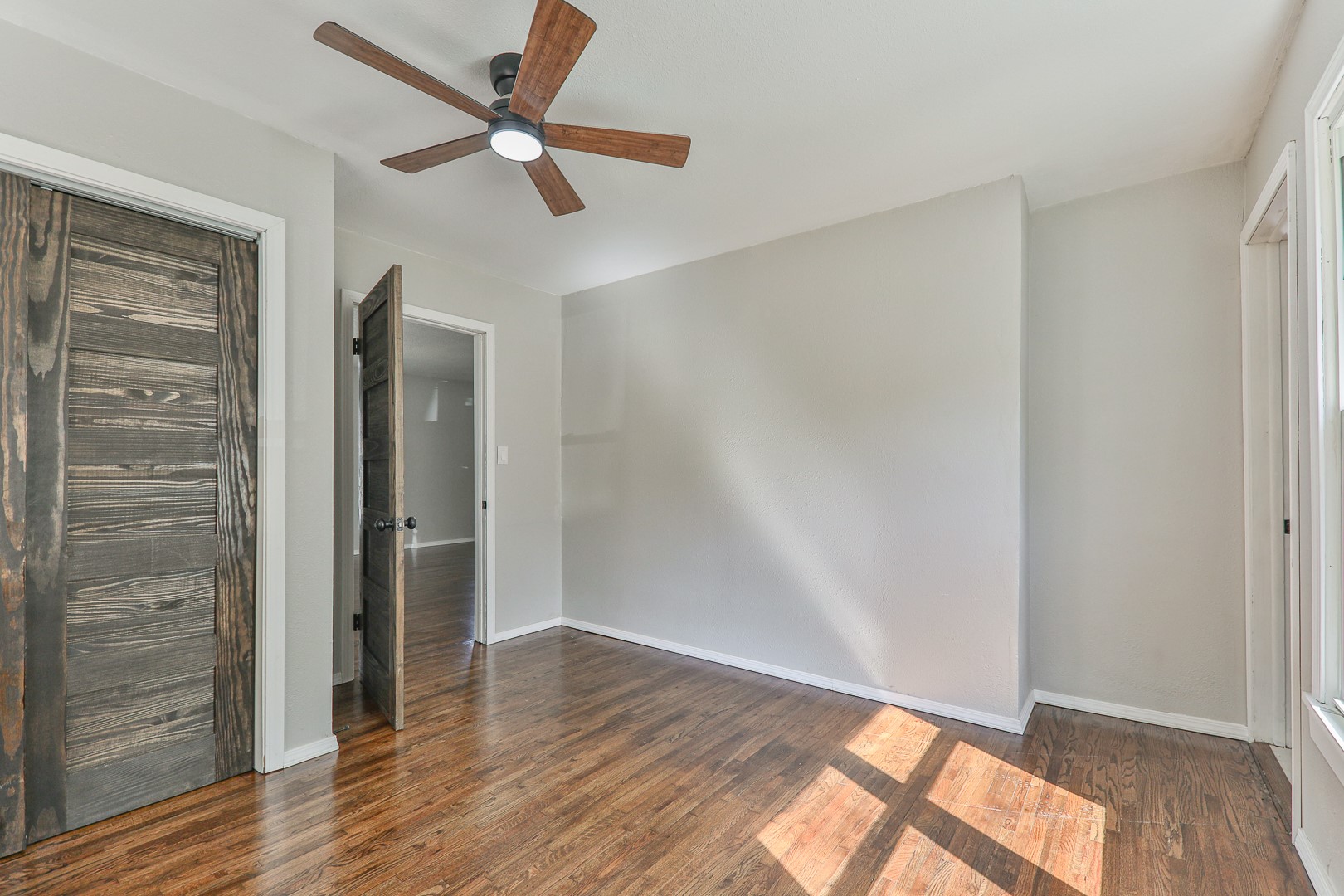 200 S Elm Street Property Photo 11