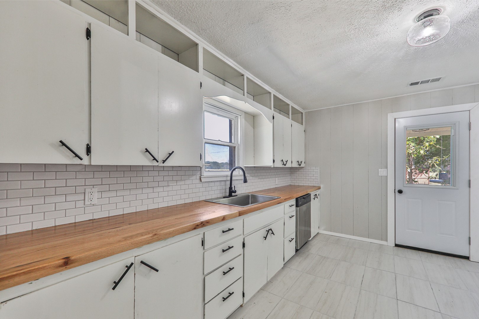 200 S Elm Street Property Photo 13