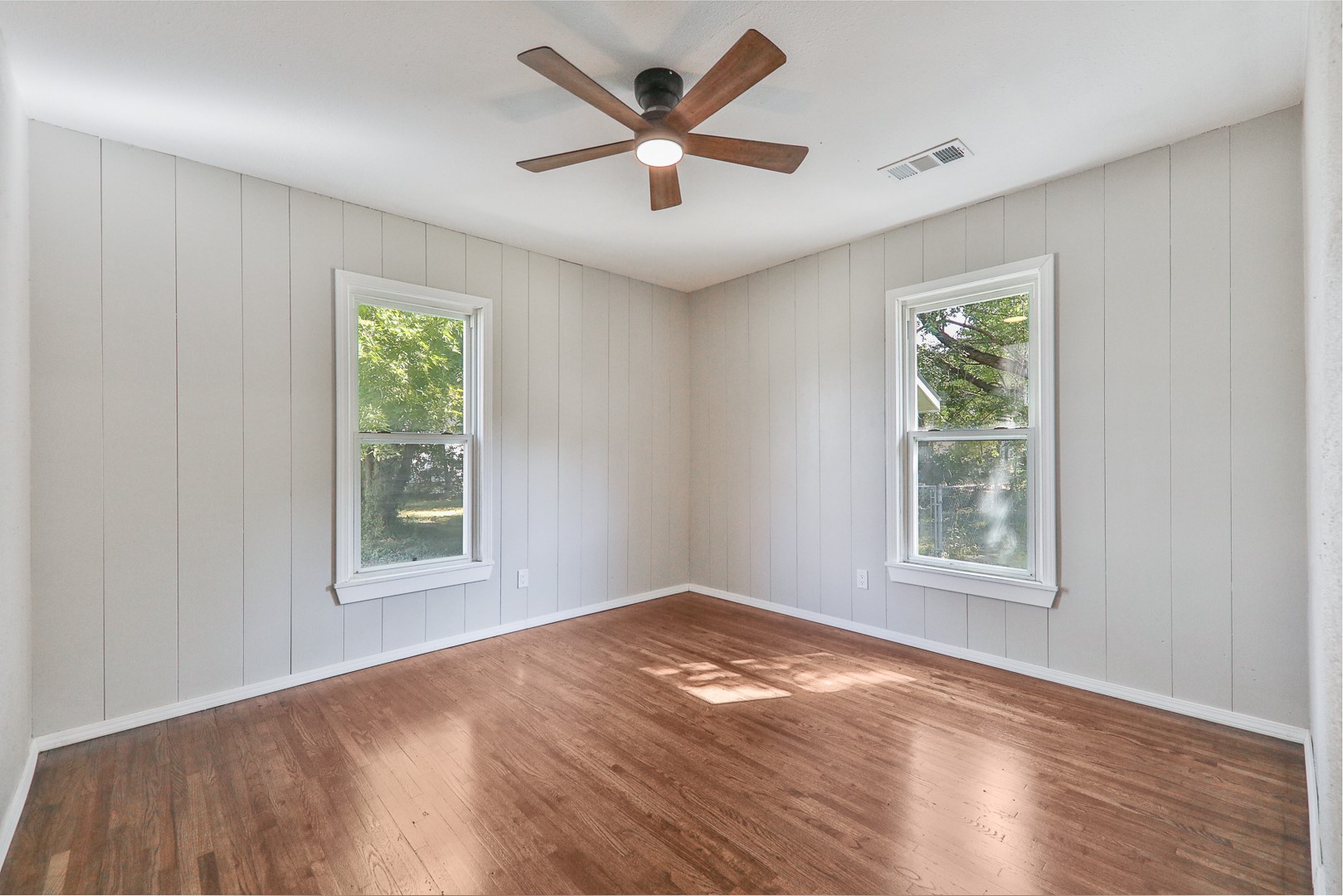 200 S Elm Street Property Photo 18