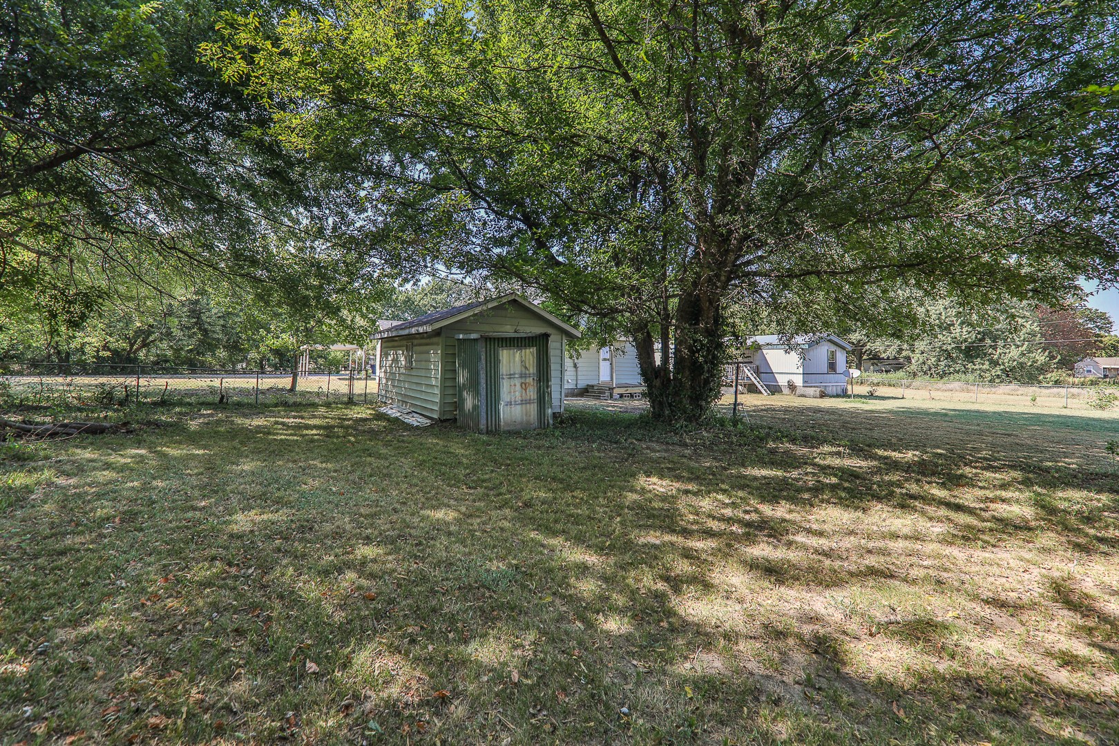 200 S Elm Street Property Photo 23