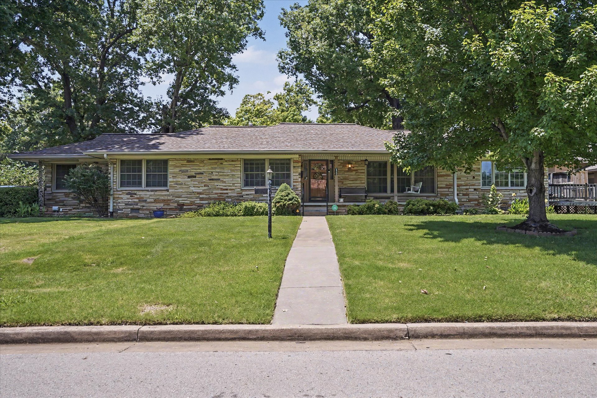 2882 S Florence Avenue Property Photo 2
