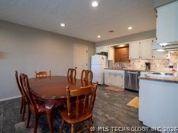 2201 June Hill Road Property Photo 6