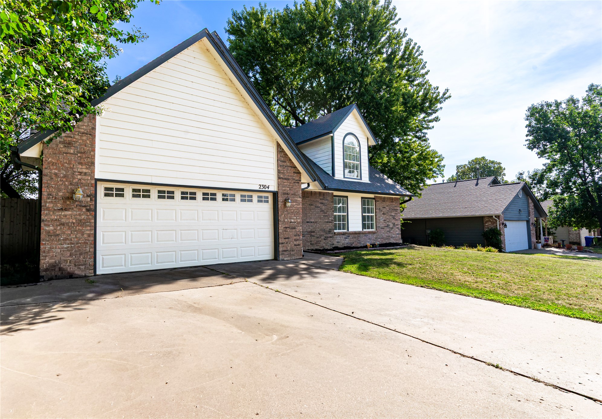 2304 W Ocala Street Property Photo 4