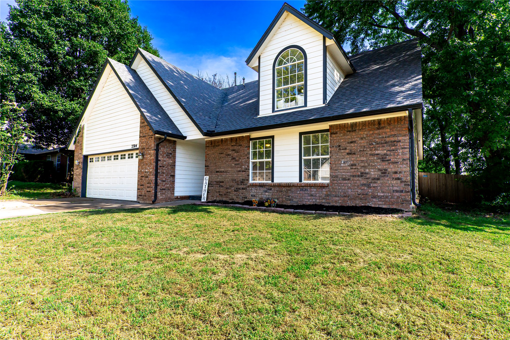 2304 W Ocala Street Property Photo 5
