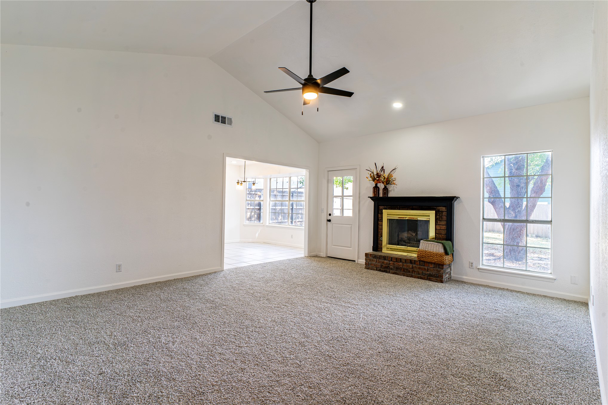 2304 W Ocala Street Property Photo 8