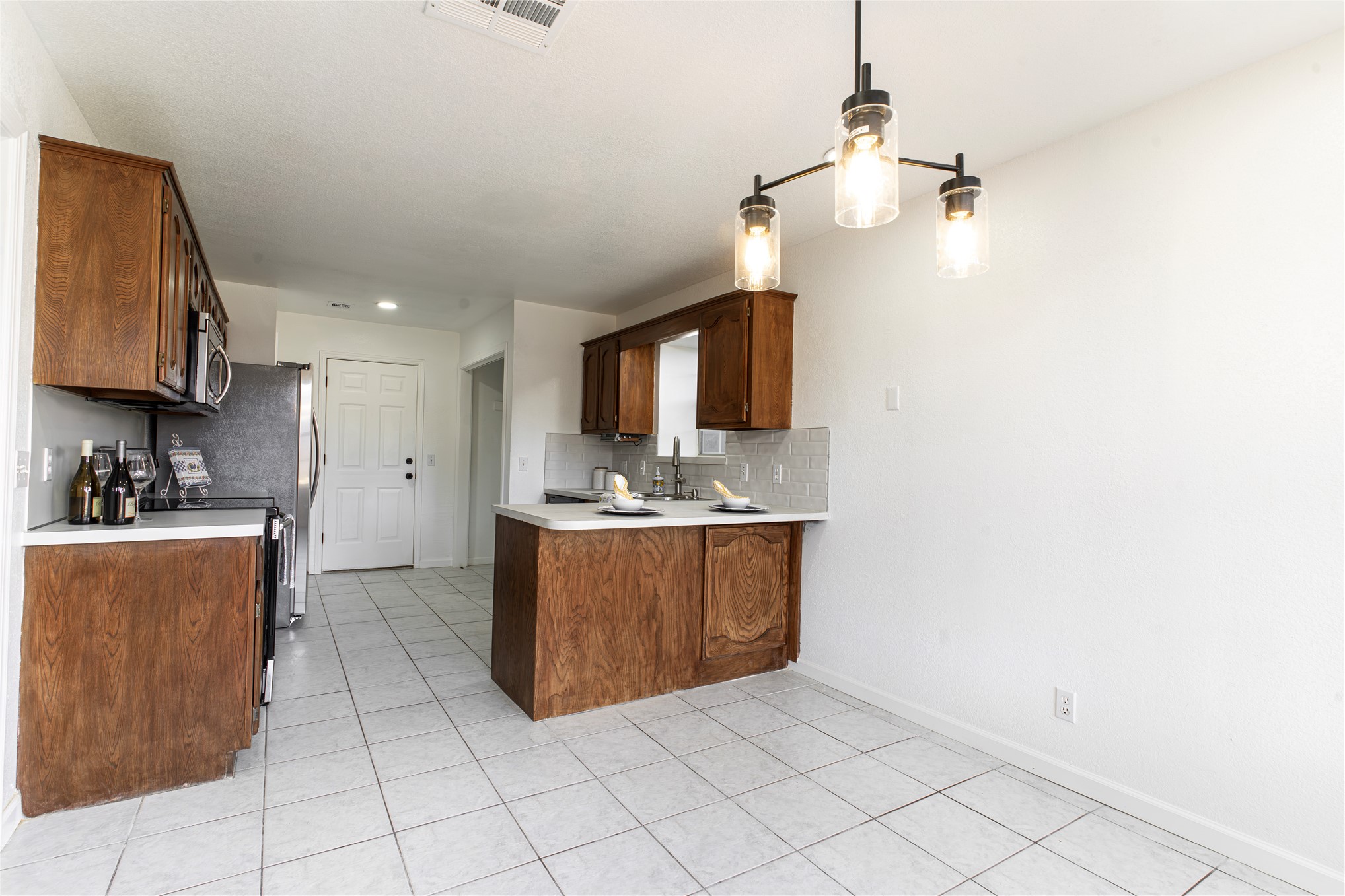 2304 W Ocala Street Property Photo 10