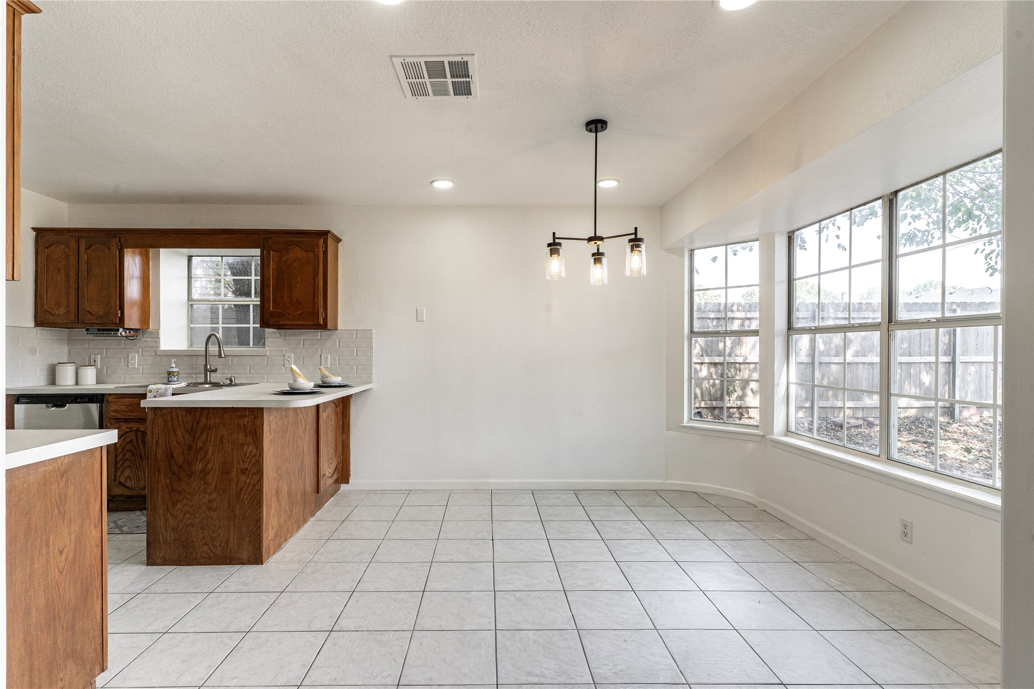 2304 W Ocala Street Property Photo 14