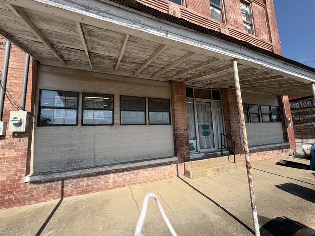 385 E Court Street Property Photo 10