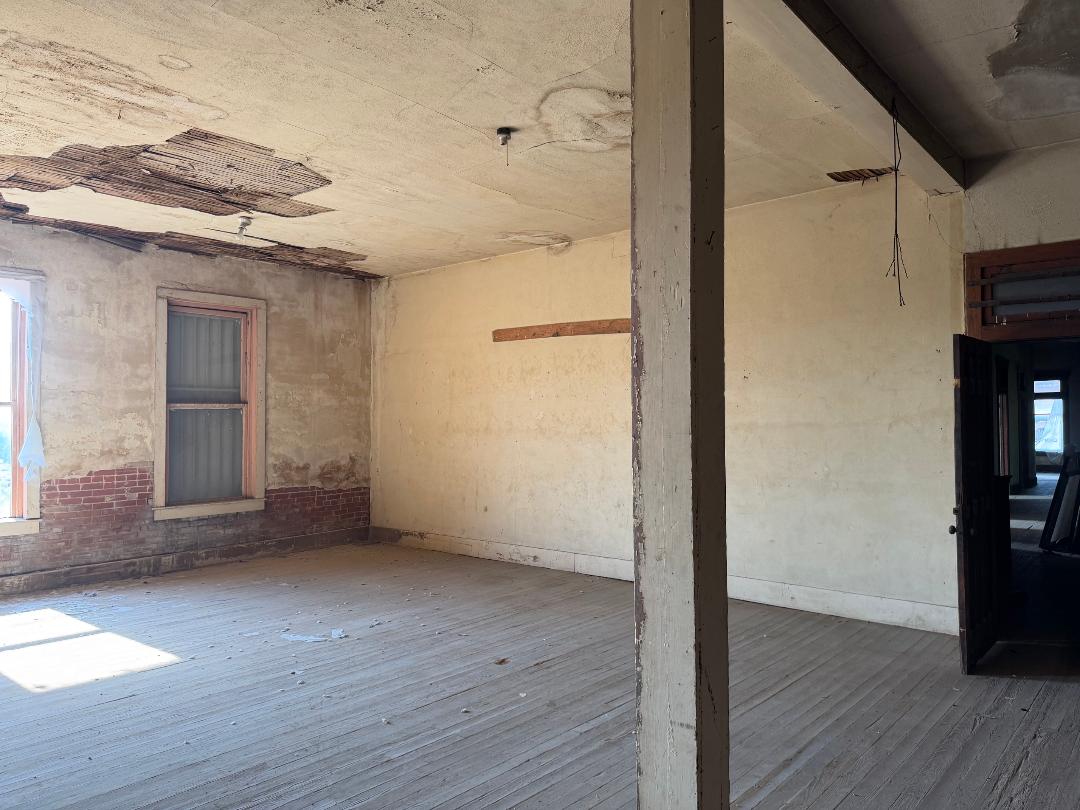 385 E Court Street Property Photo 24
