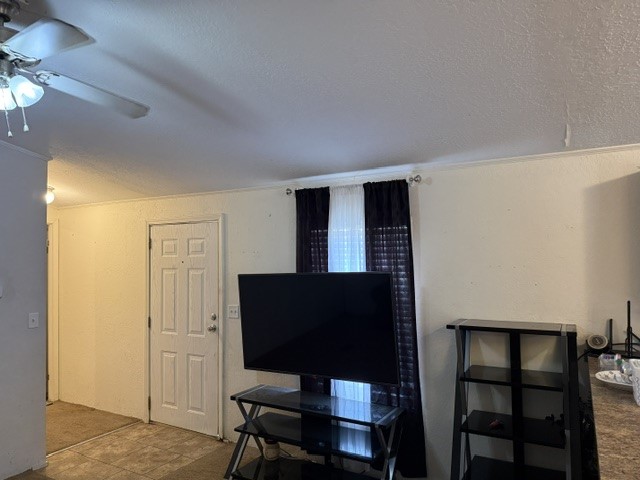 6986 Dickson Rd Property Photo 4