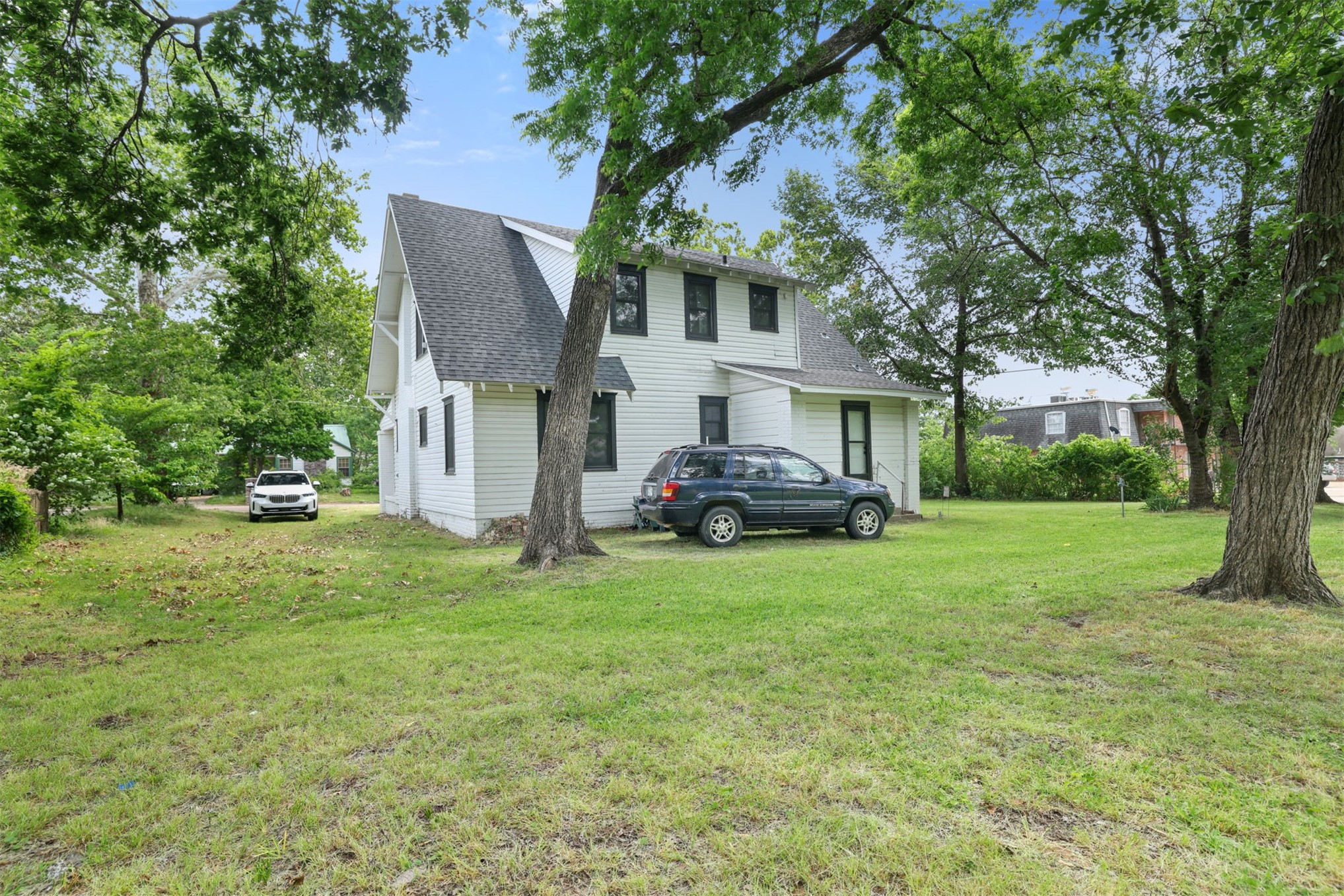 1301 N 3rd Property Photo 31