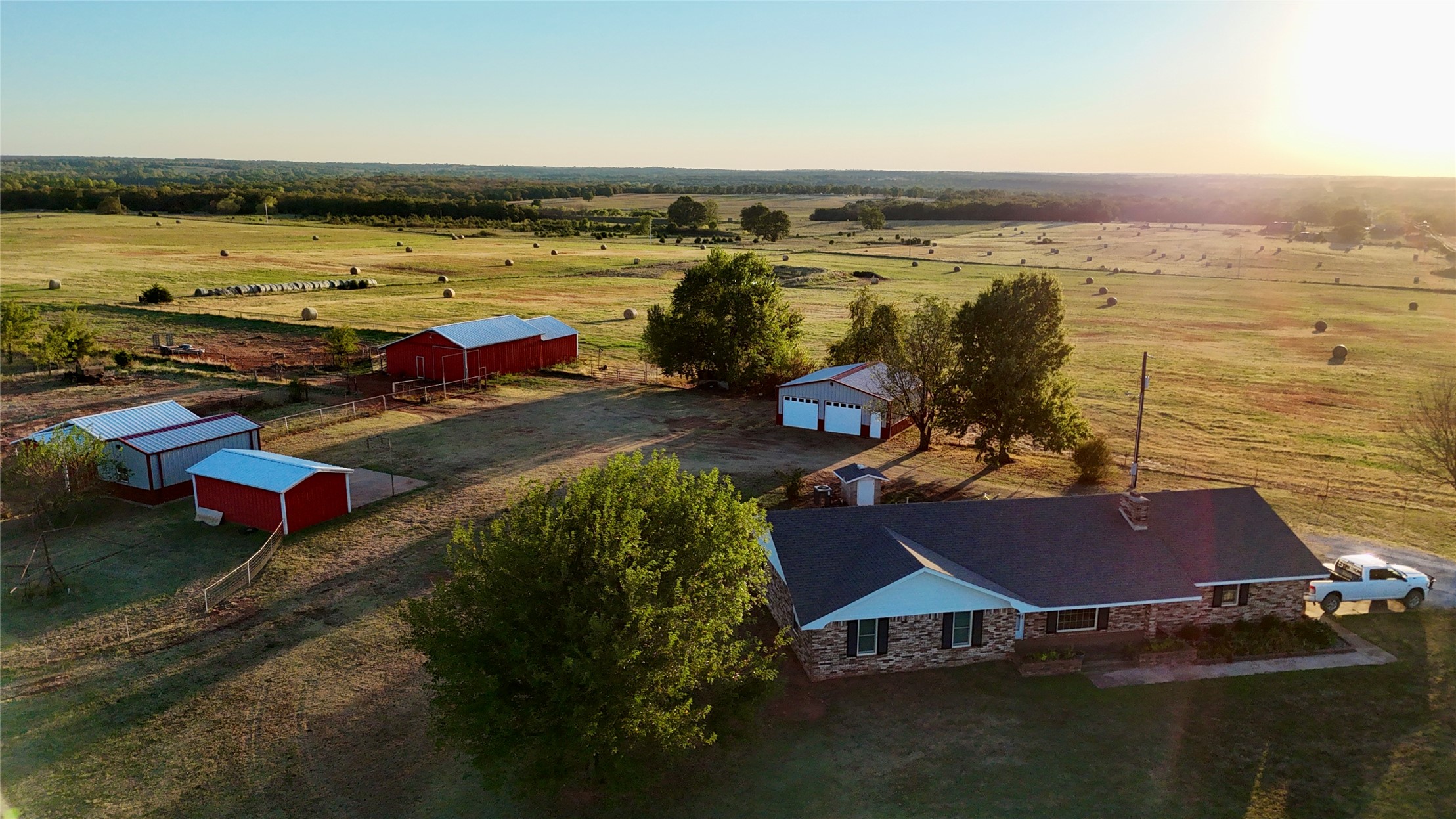 341947 E 810 Road Property Photo 6