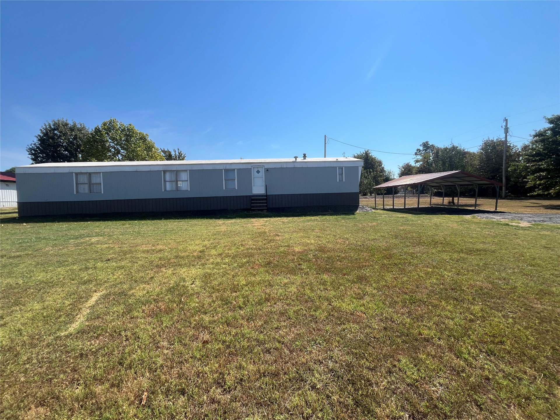428628 E 1133 Road Property Photo 3