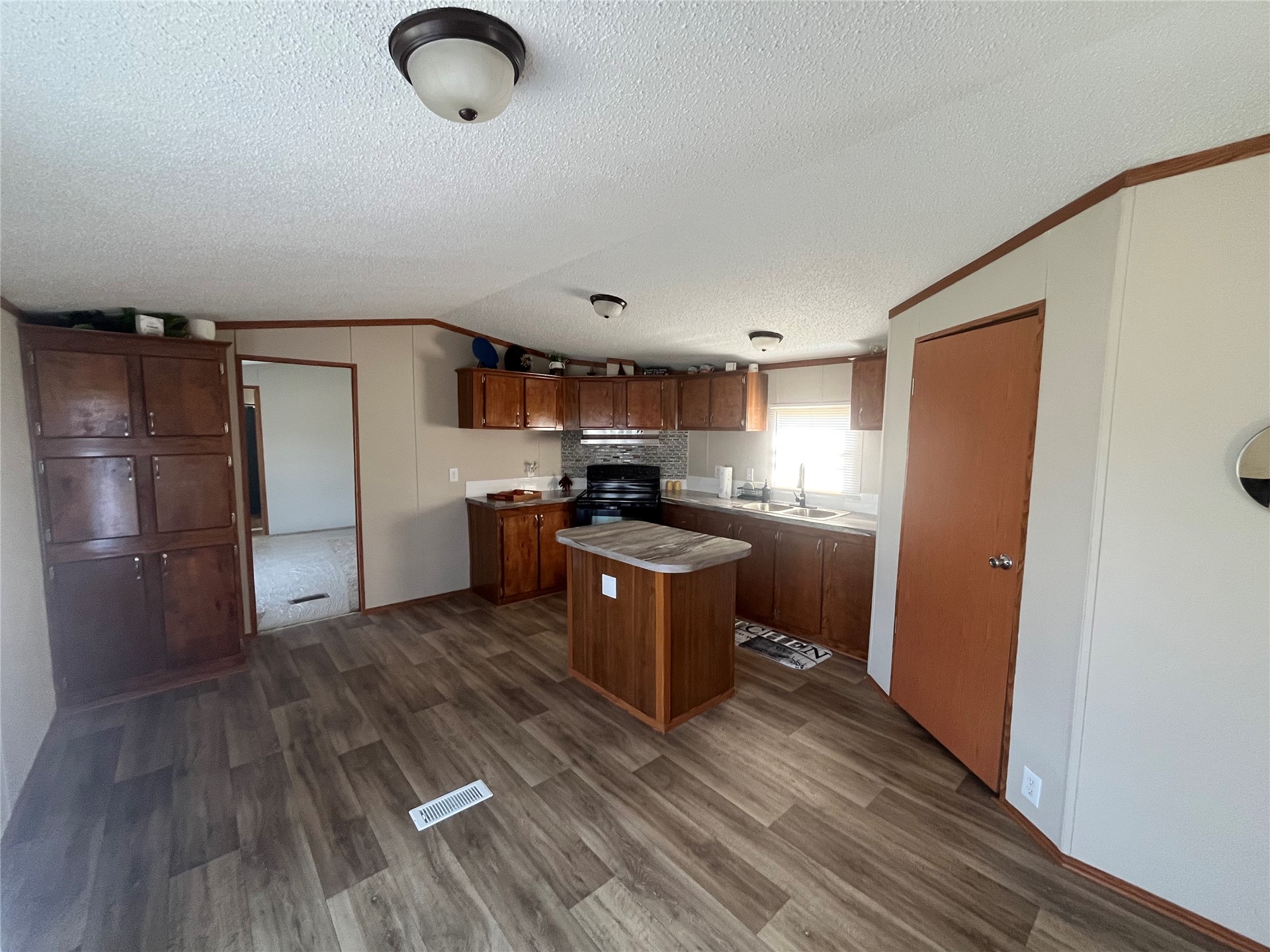 428628 E 1133 Road Property Photo 6