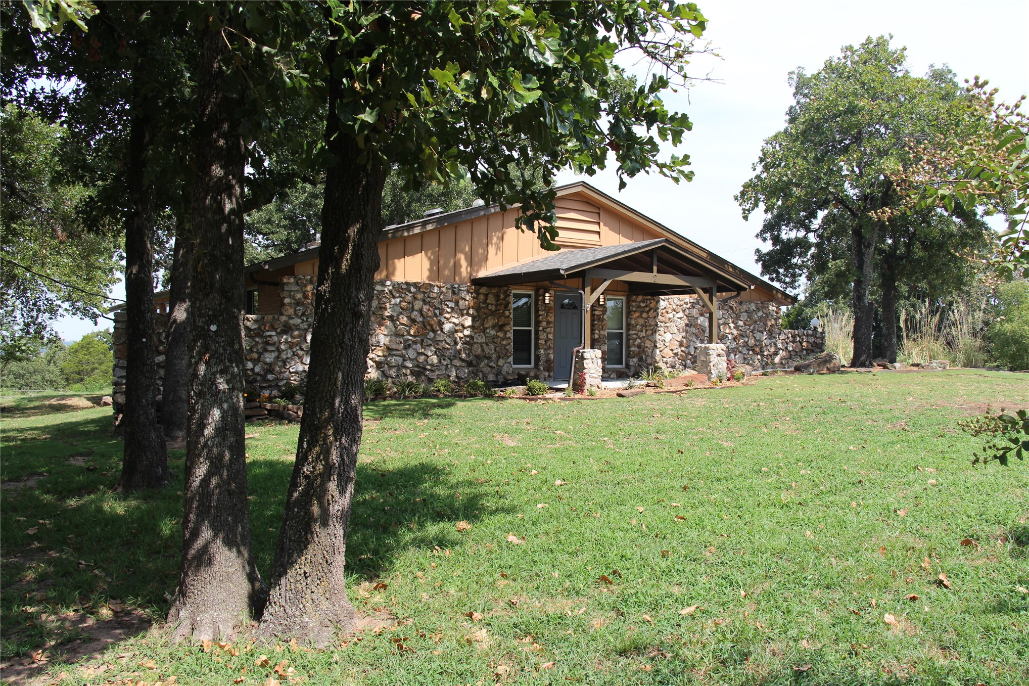 2 Westwind Drive Property Photo 2