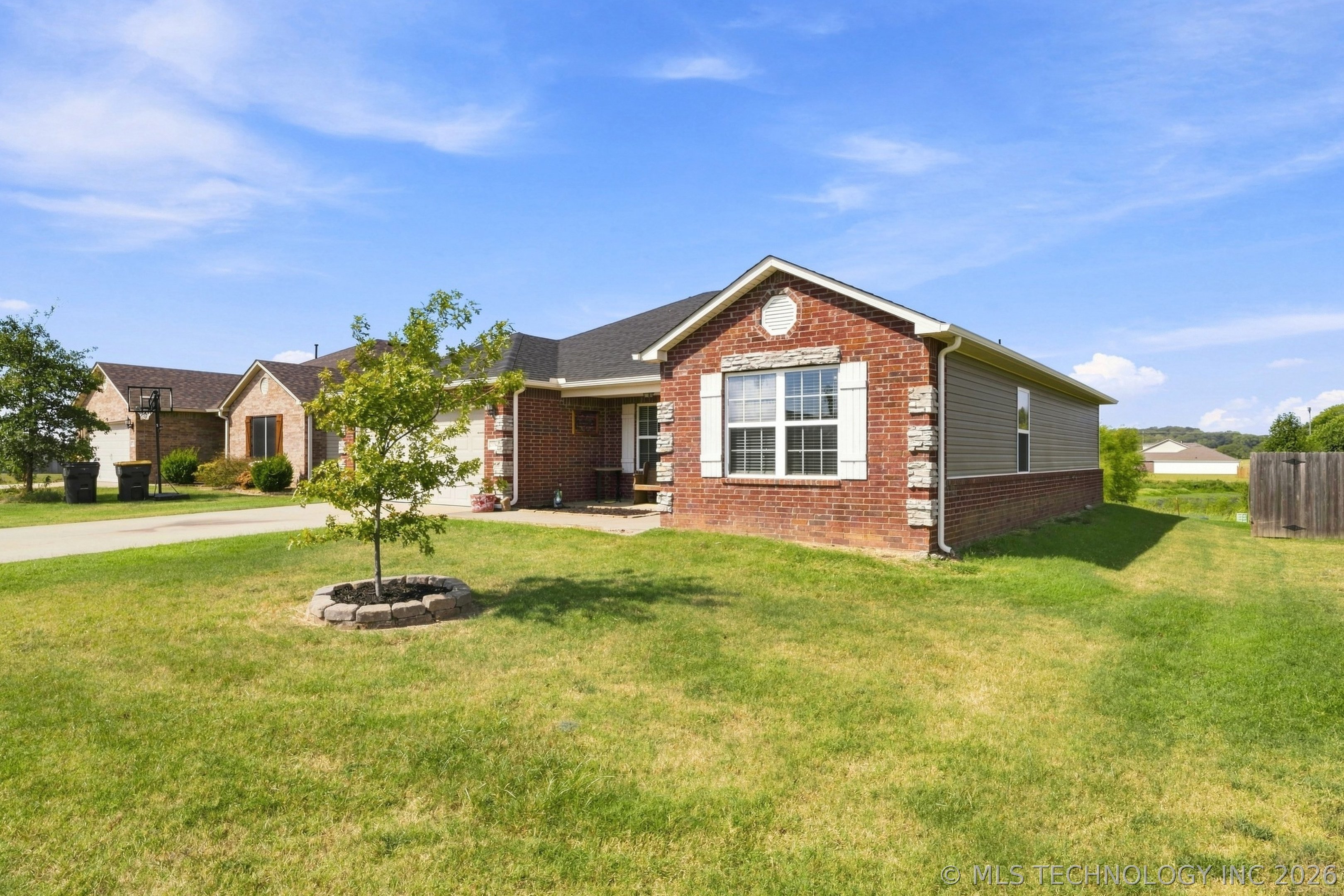 23284 S Jewell Drive Property Photo 2