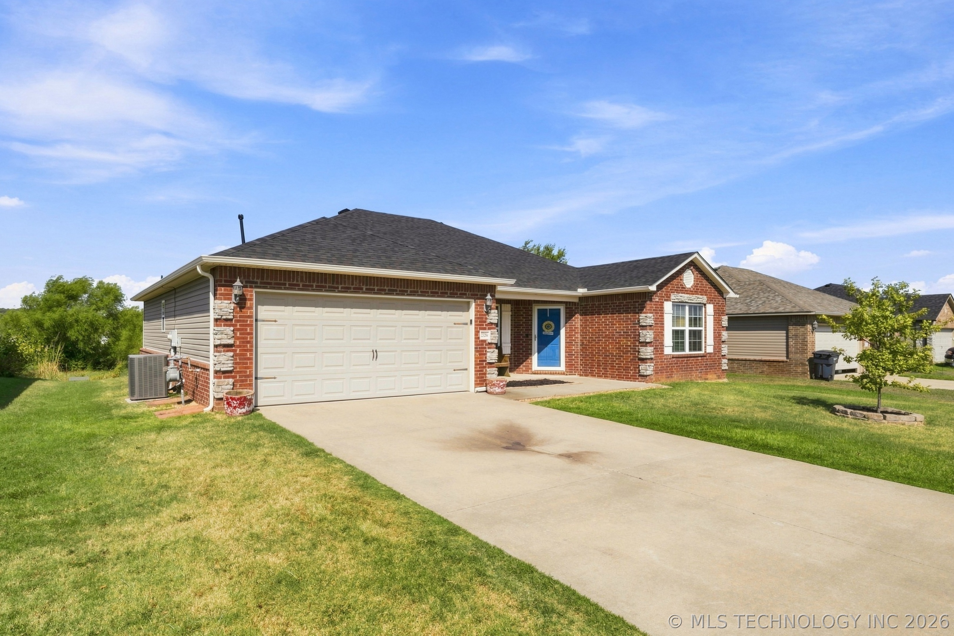23284 S Jewell Drive Property Photo 3