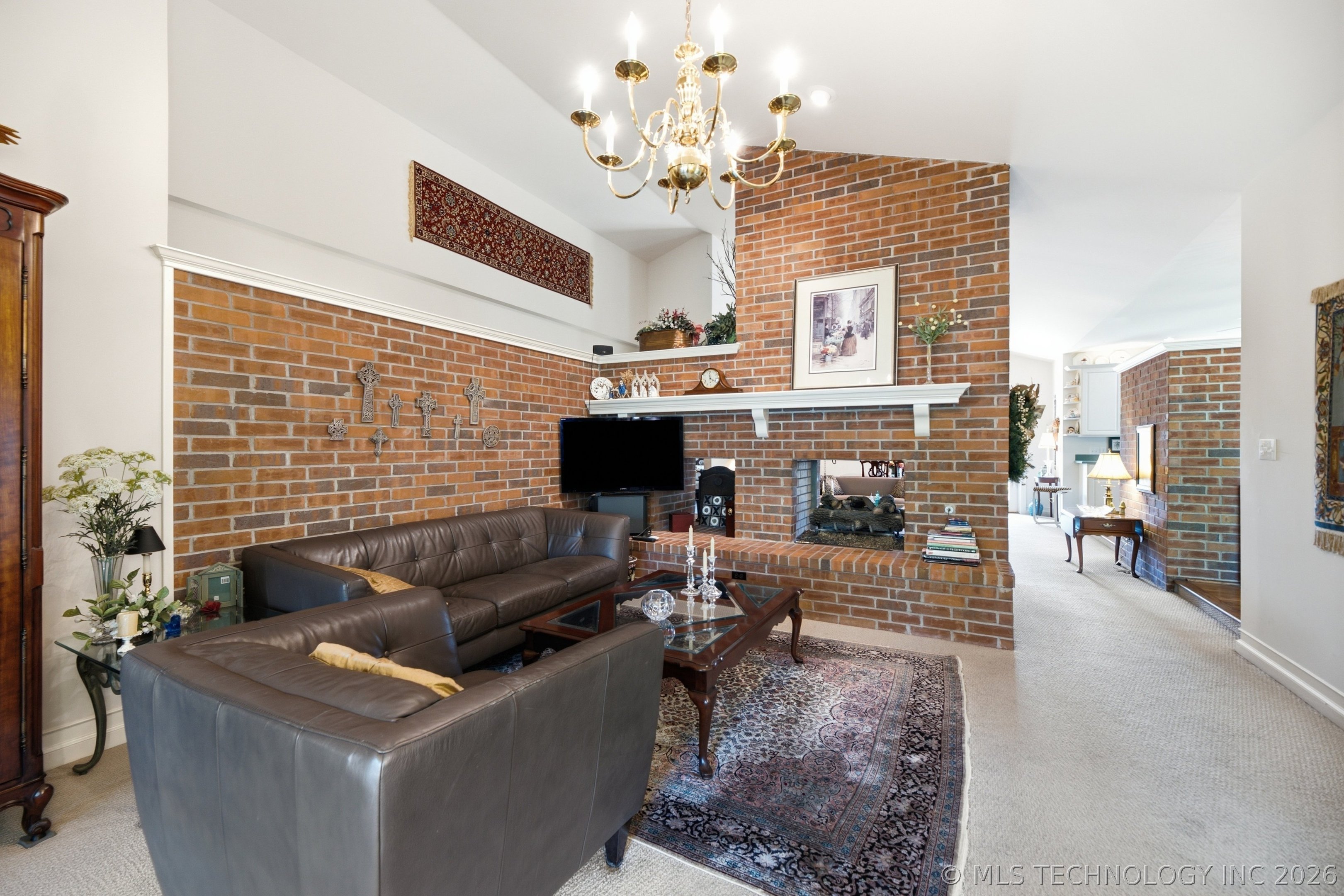 1022 N Douglas Drive Property Photo 6