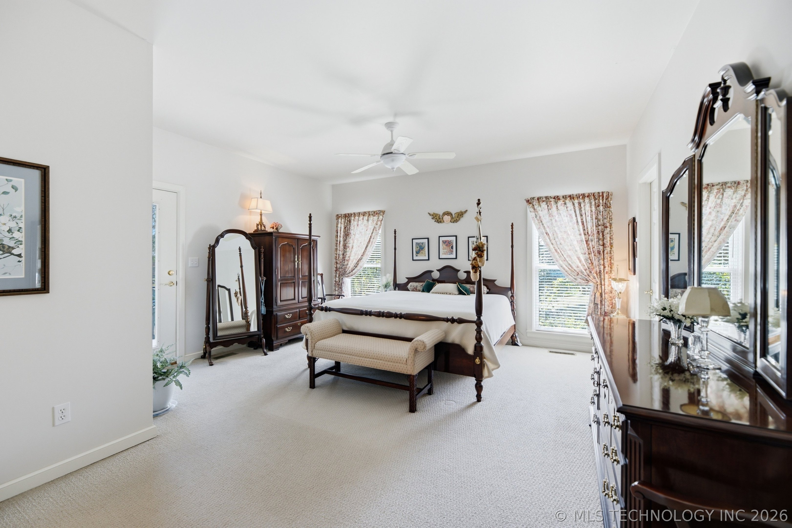 1022 N Douglas Drive Property Photo 16