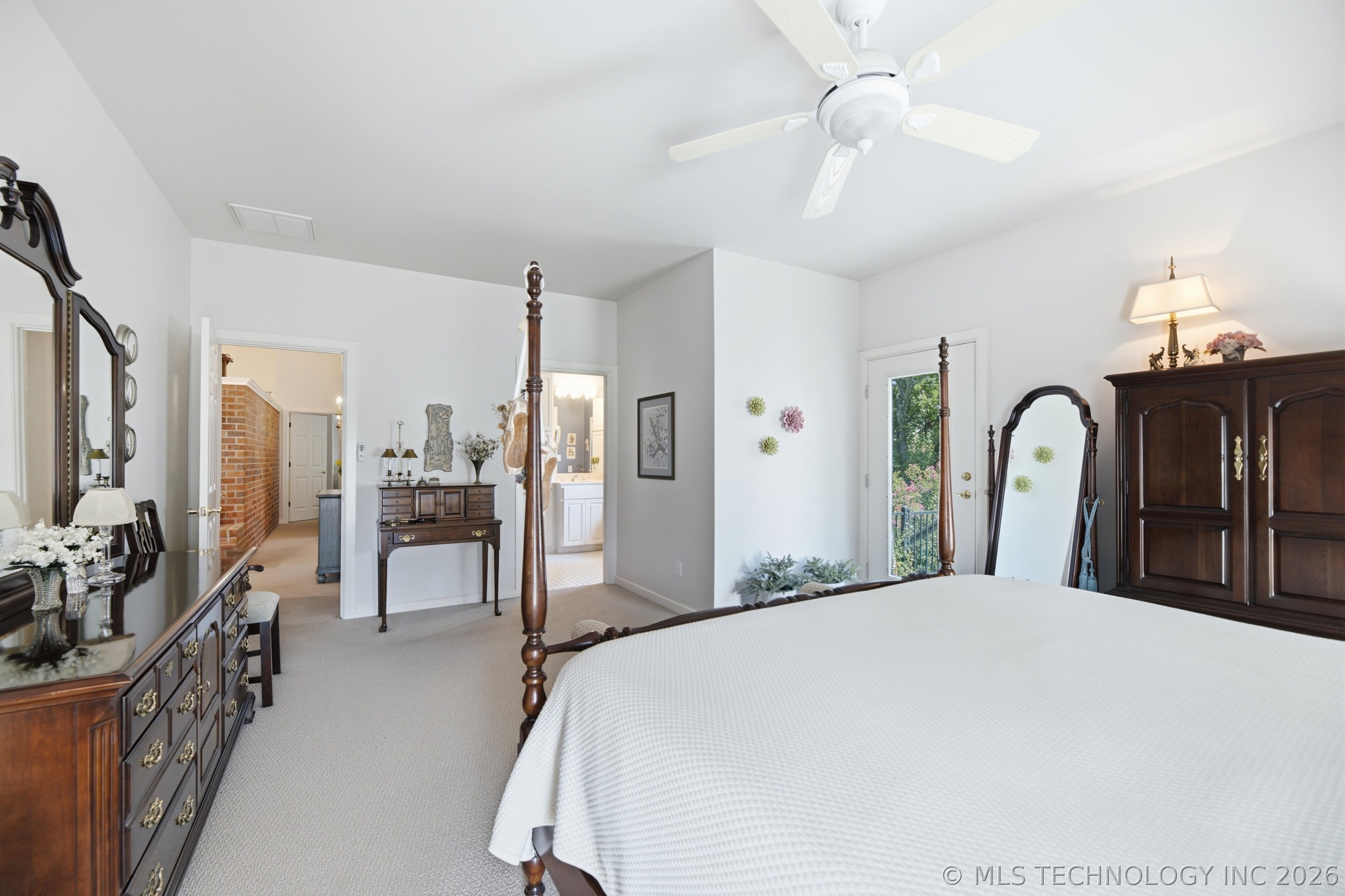 1022 N Douglas Drive Property Photo 17