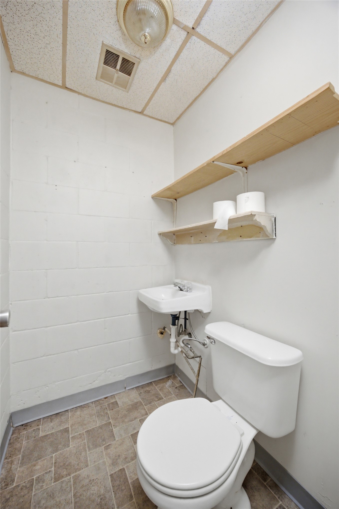 609 E Carl Albert Parkway Property Photo 1