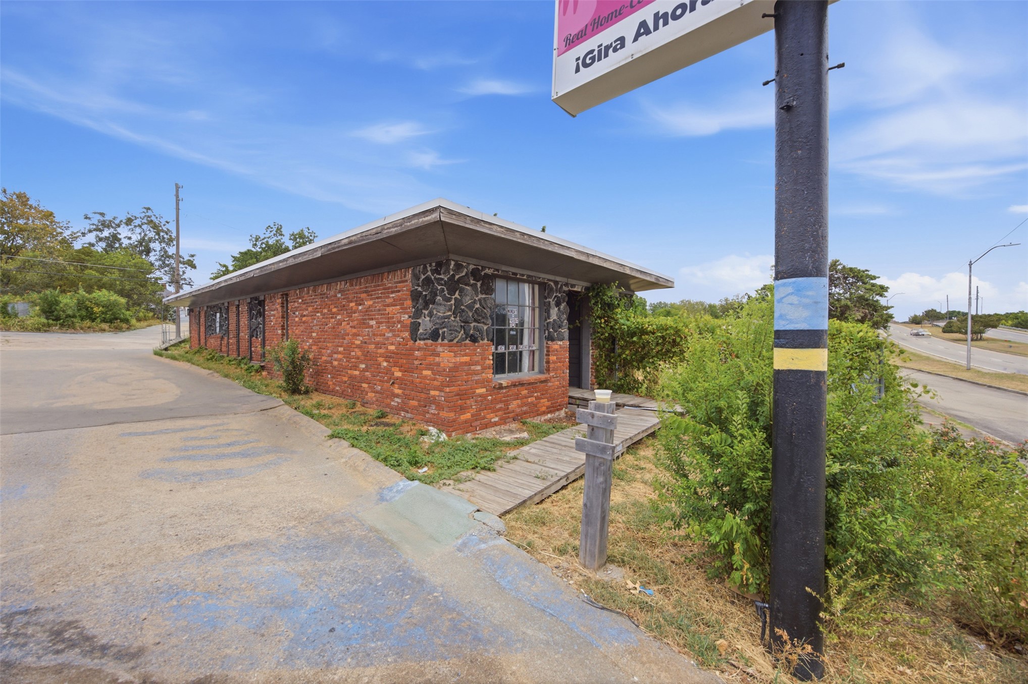 609 E Carl Albert Parkway Property Photo 20