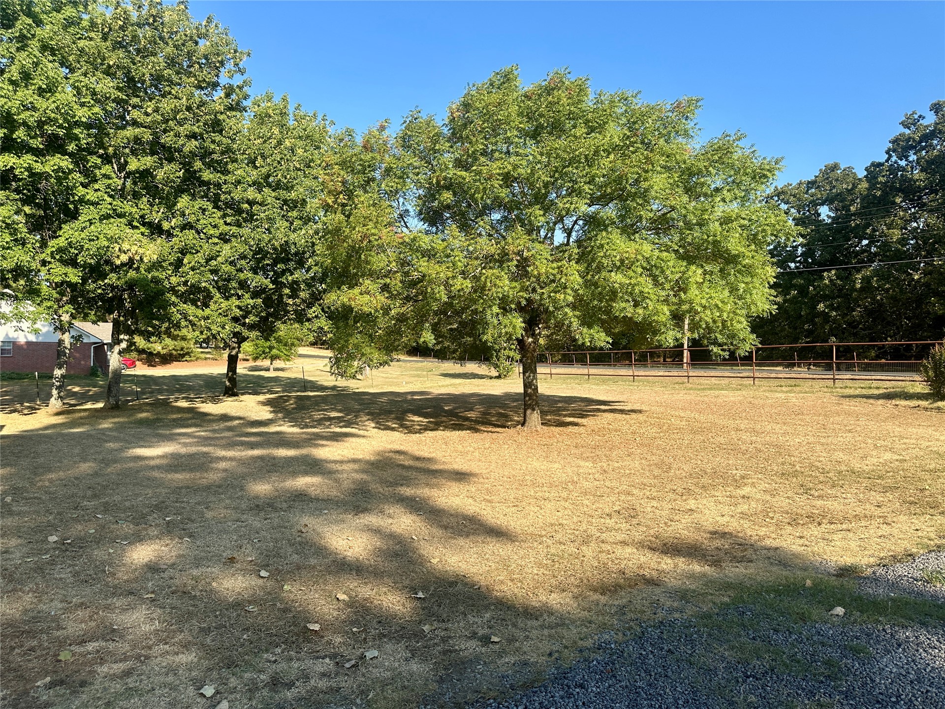 2105 W Mockingbird Lane Property Photo 6