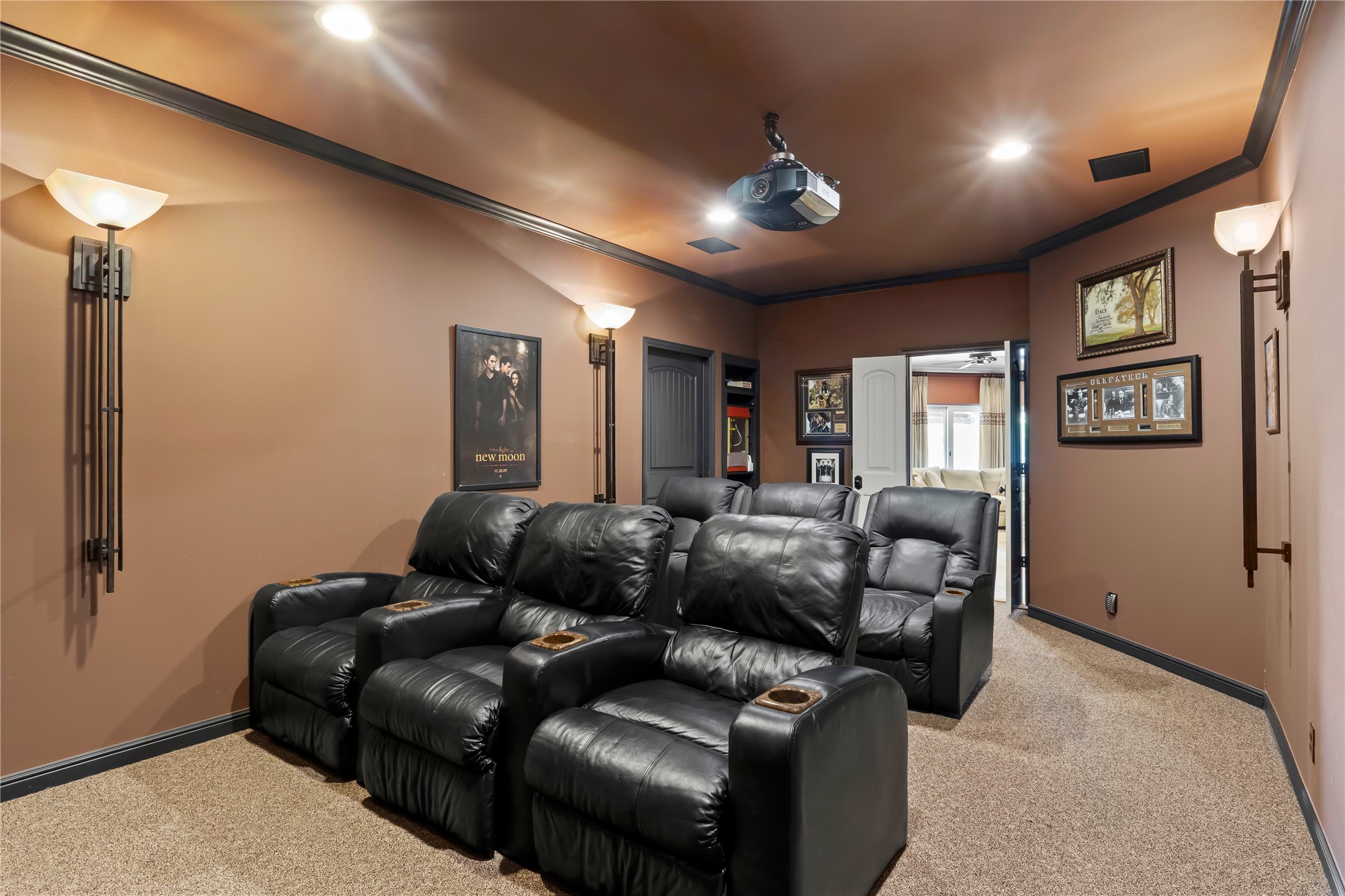 13689 S Lewis Avenue Property Photo 44