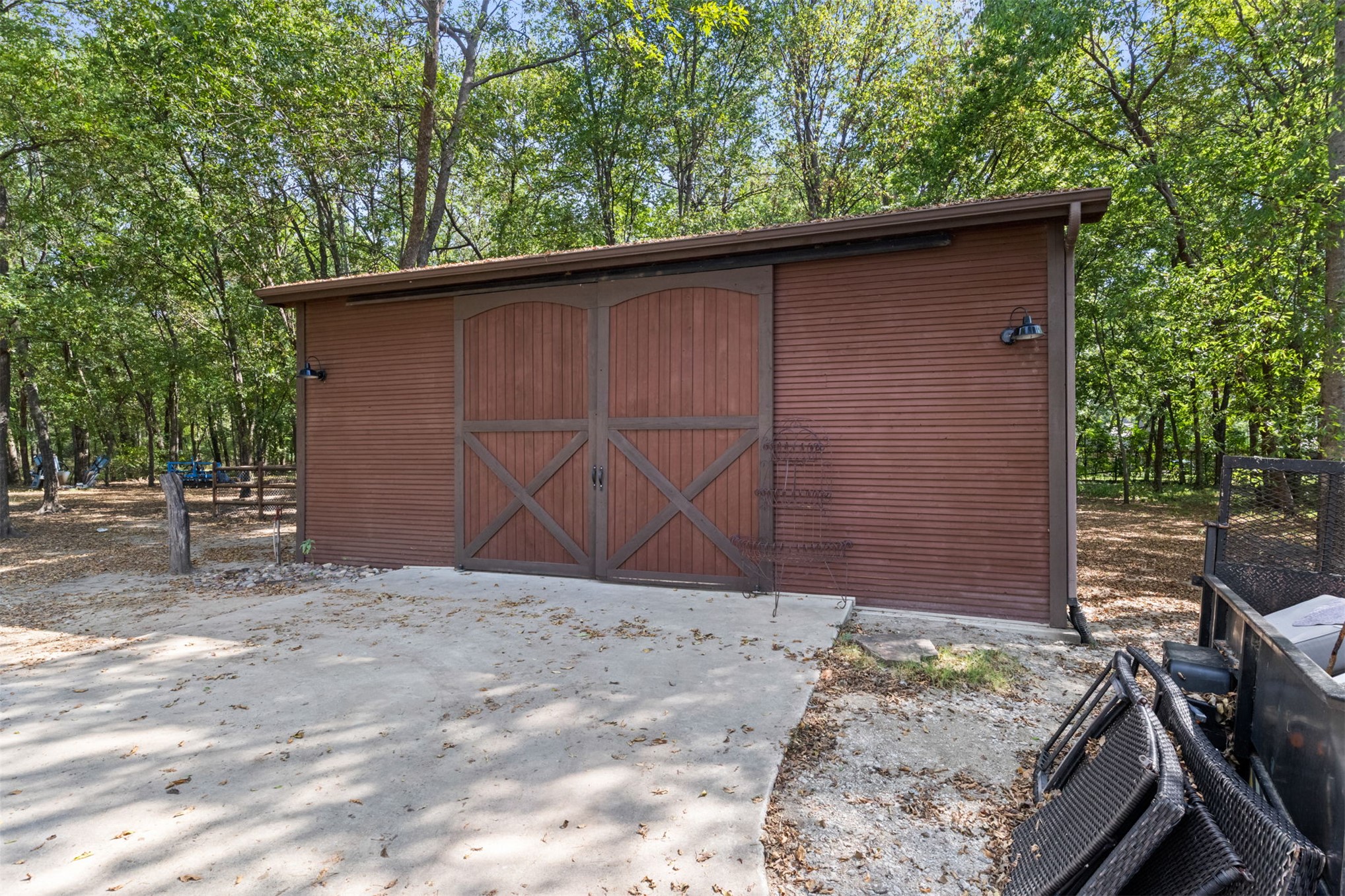 13689 S Lewis Avenue Property Photo 86