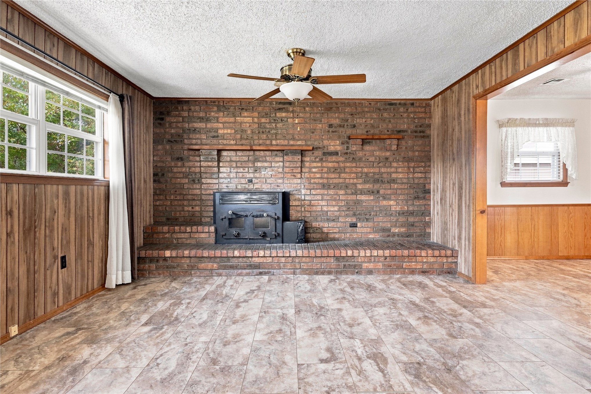 411 W Odle Street Property Photo 3