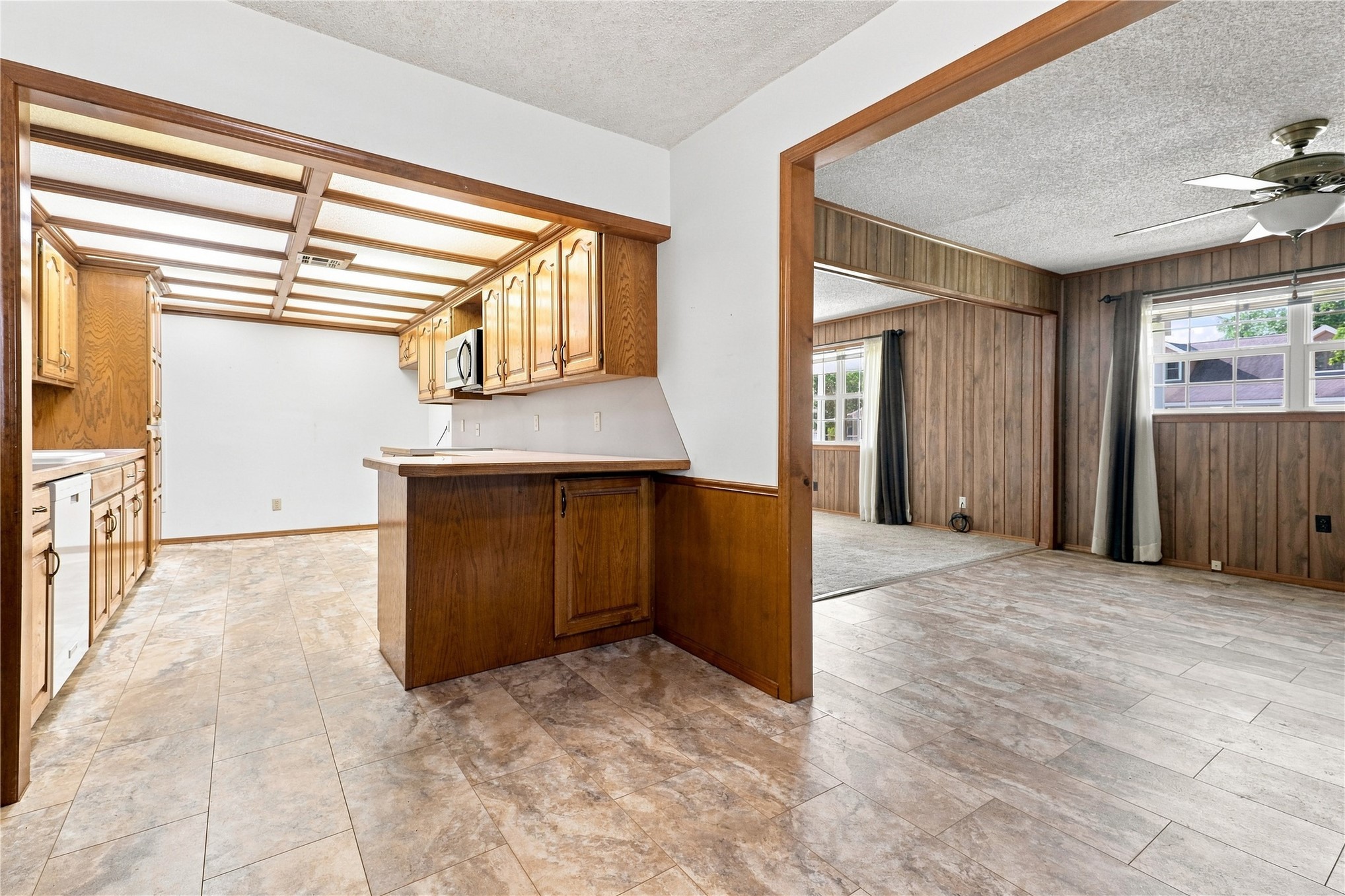 411 W Odle Street Property Photo 6