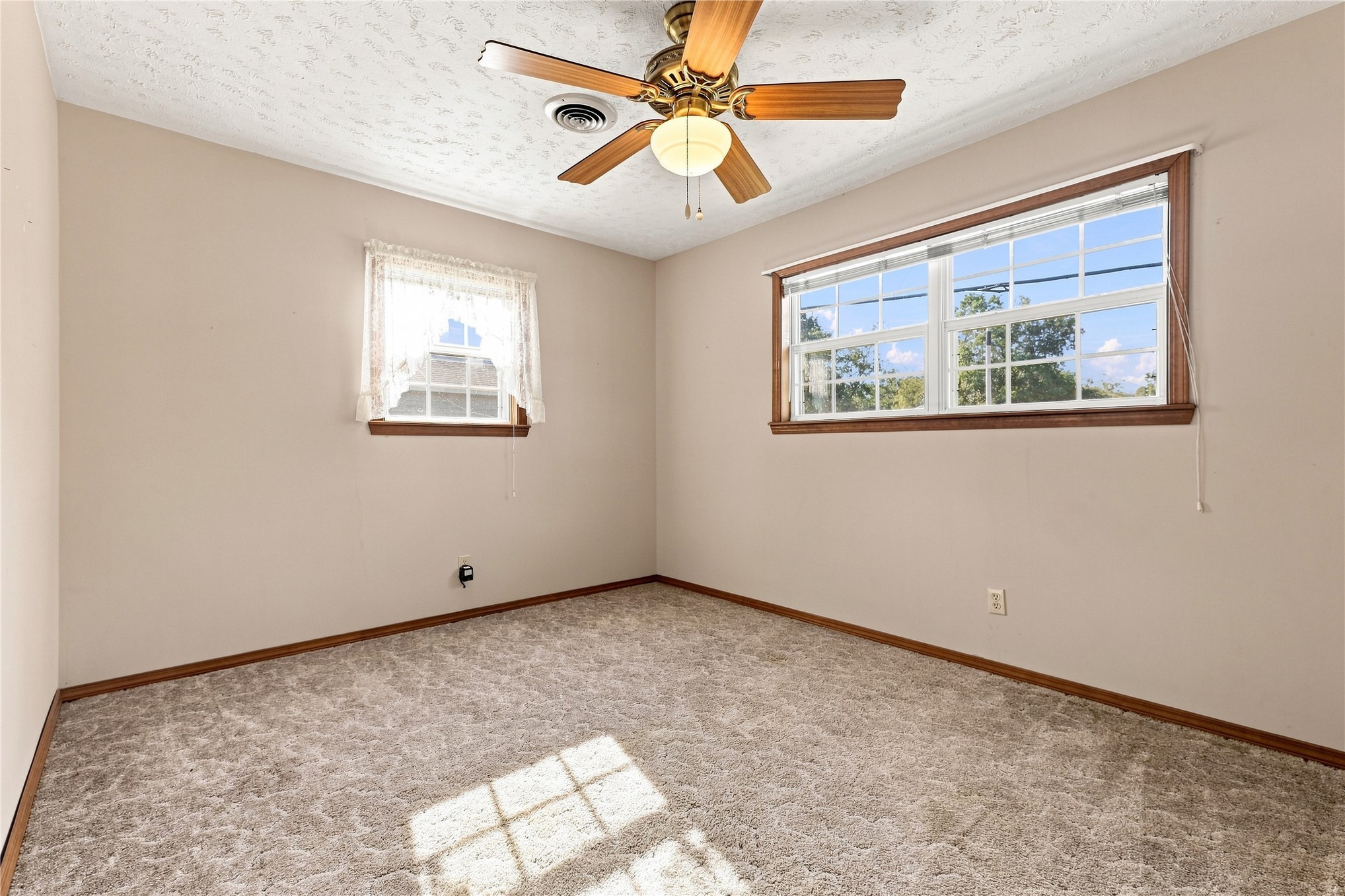 411 W Odle Street Property Photo 7